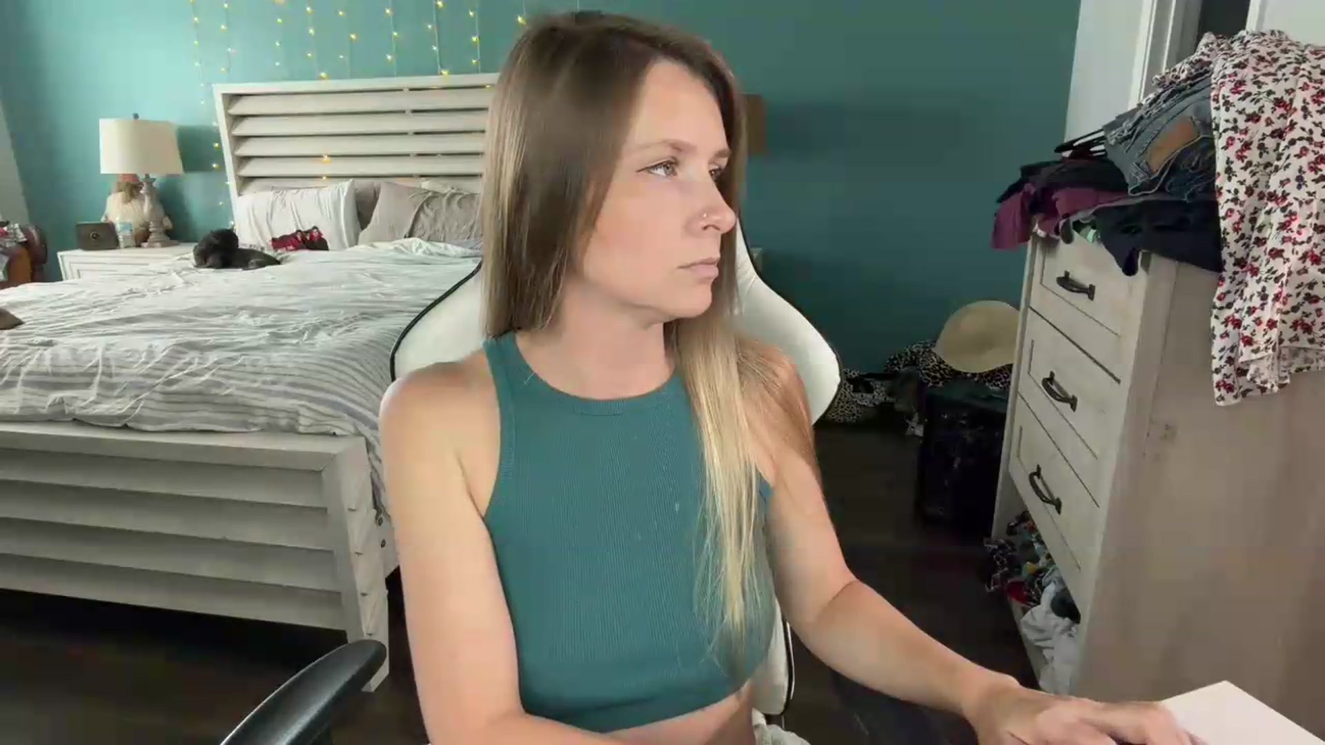 Gallery image thumbnail from ZenZoey's myfreecams stream on, 09/01/2026, 19:04 image 19 of 20
