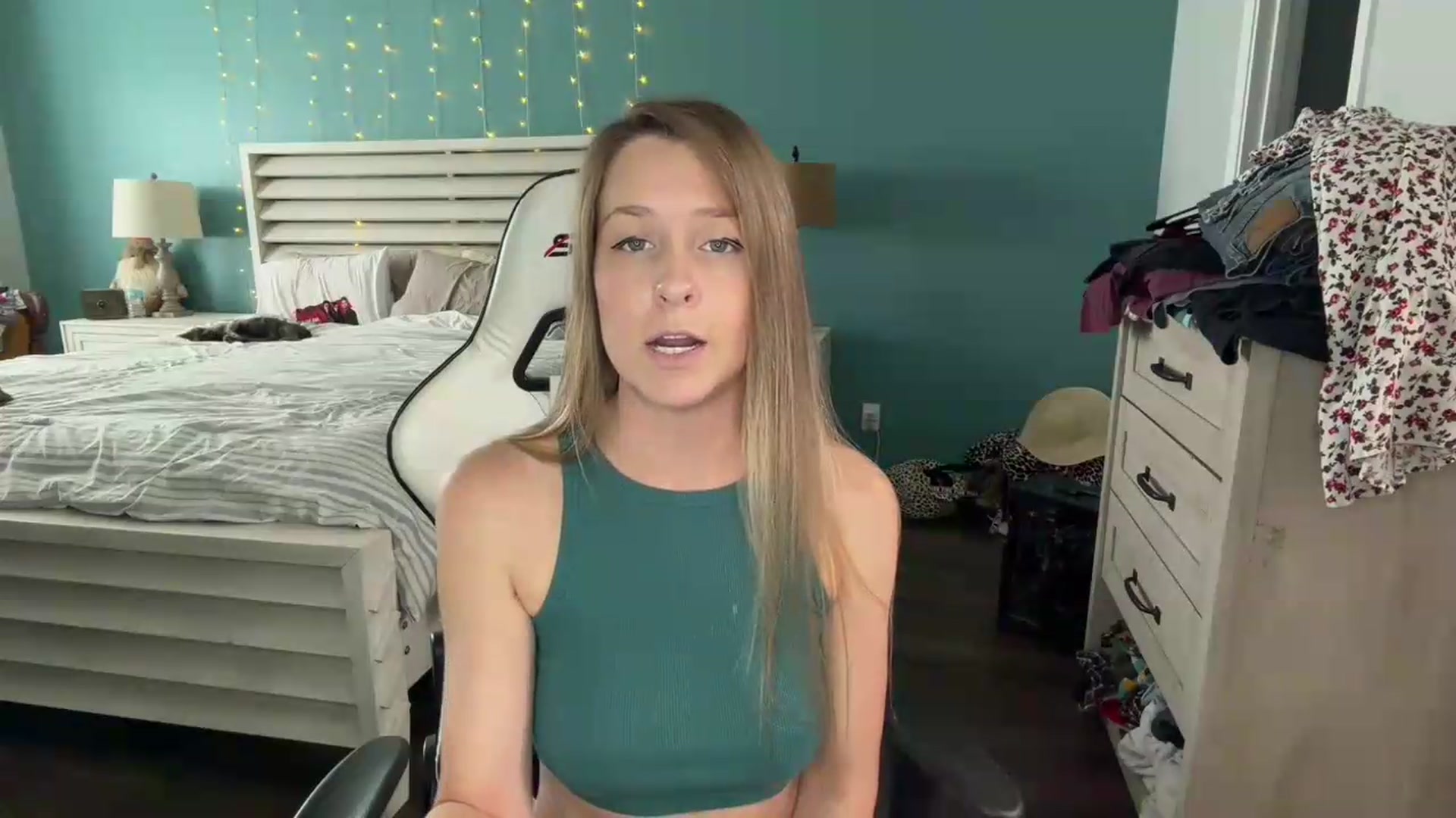Gallery image thumbnail from ZenZoey's myfreecams stream on, 09/01/2026, 19:04 image 3 of 20
