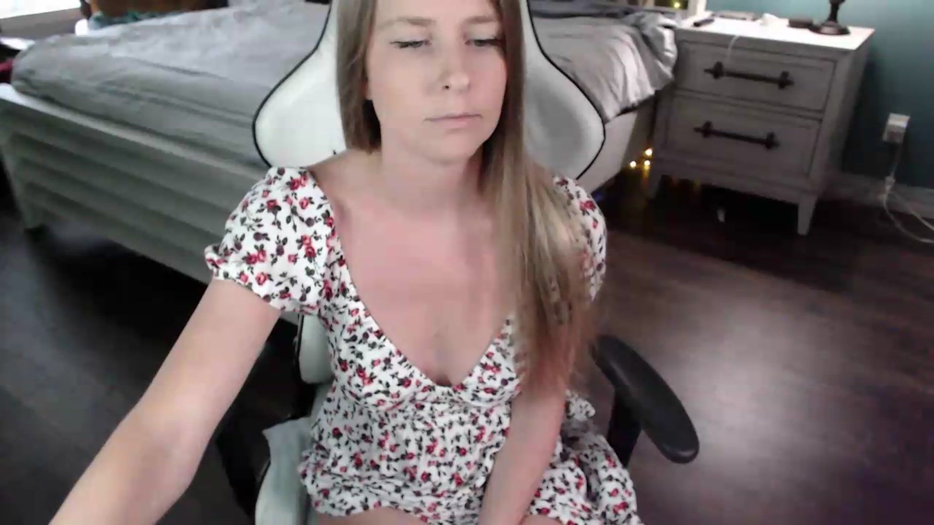 Gallery image thumbnail from ZenZoey's myfreecams stream on, 09/02/2026, 20:00 image 19 of 20
