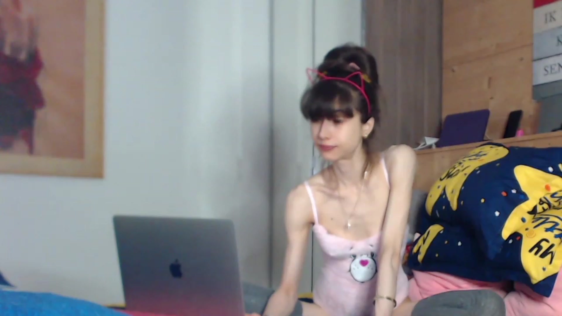 Gallery image thumbnail from Zen_Jo's myfreecams stream on, 04/09/2023, 15:48 image 8 of 20