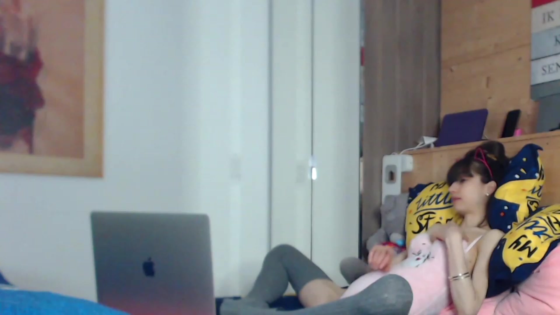 Gallery image thumbnail from Zen_Jo's myfreecams stream on, 04/09/2023, 15:48 image 9 of 20