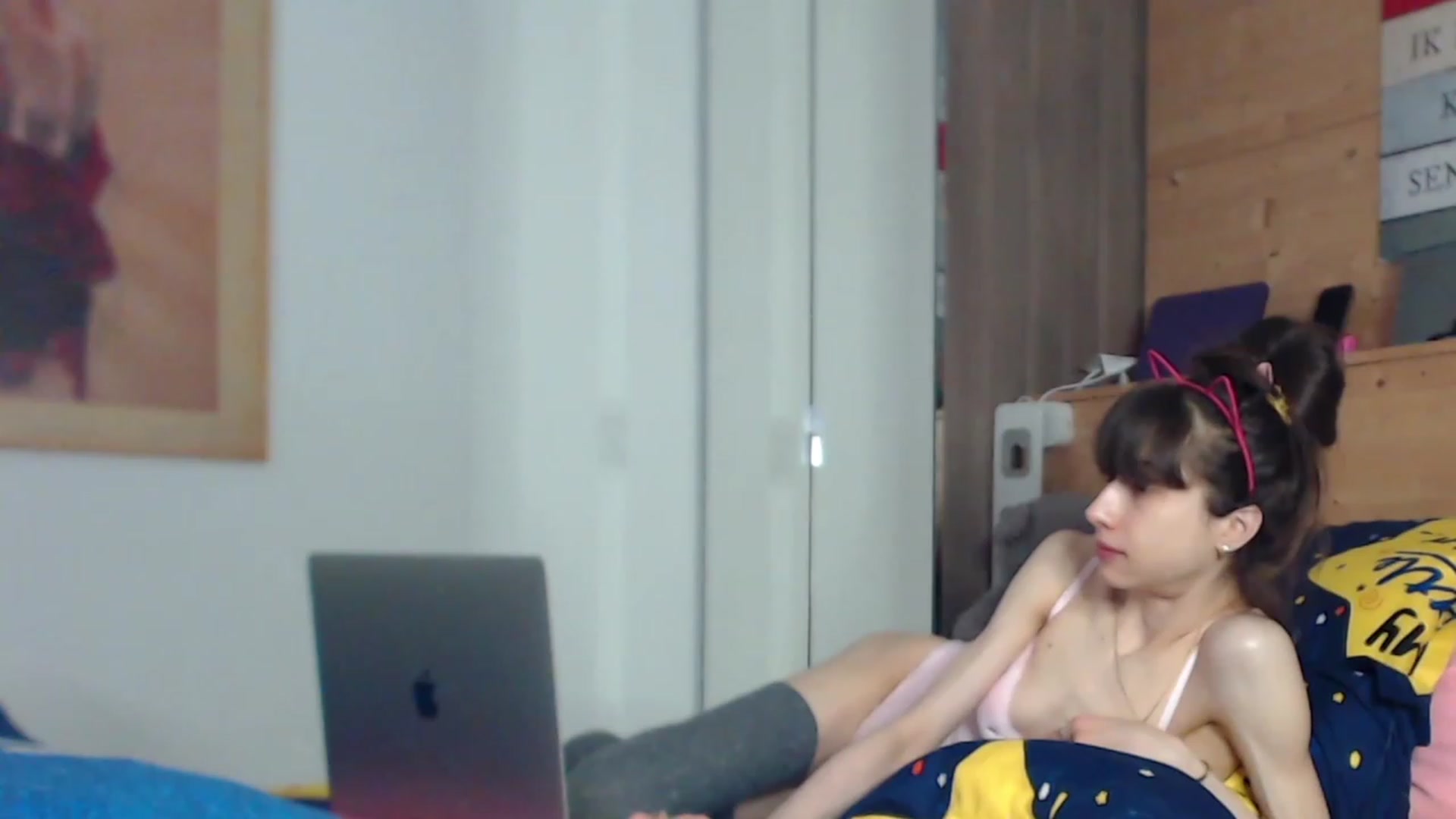 Gallery image thumbnail from Zen_Jo's myfreecams stream on, 04/09/2023, 15:48 image 16 of 20