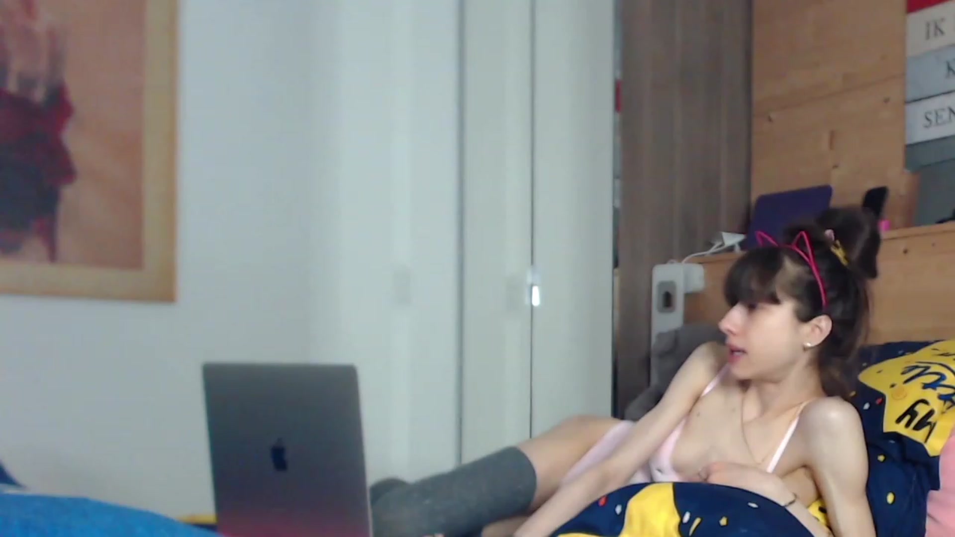 Gallery image thumbnail from Zen_Jo's myfreecams stream on, 04/09/2023, 15:48 image 15 of 20