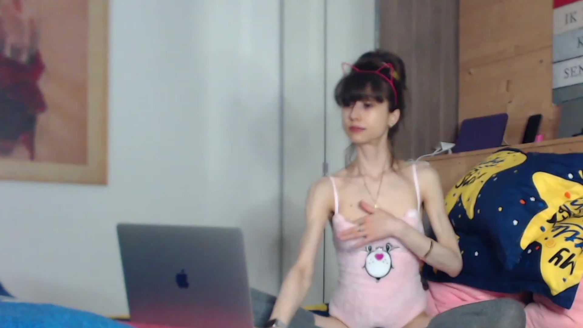 Gallery image thumbnail from Zen_Jo's myfreecams stream on, 04/09/2023, 15:48 image 7 of 20
