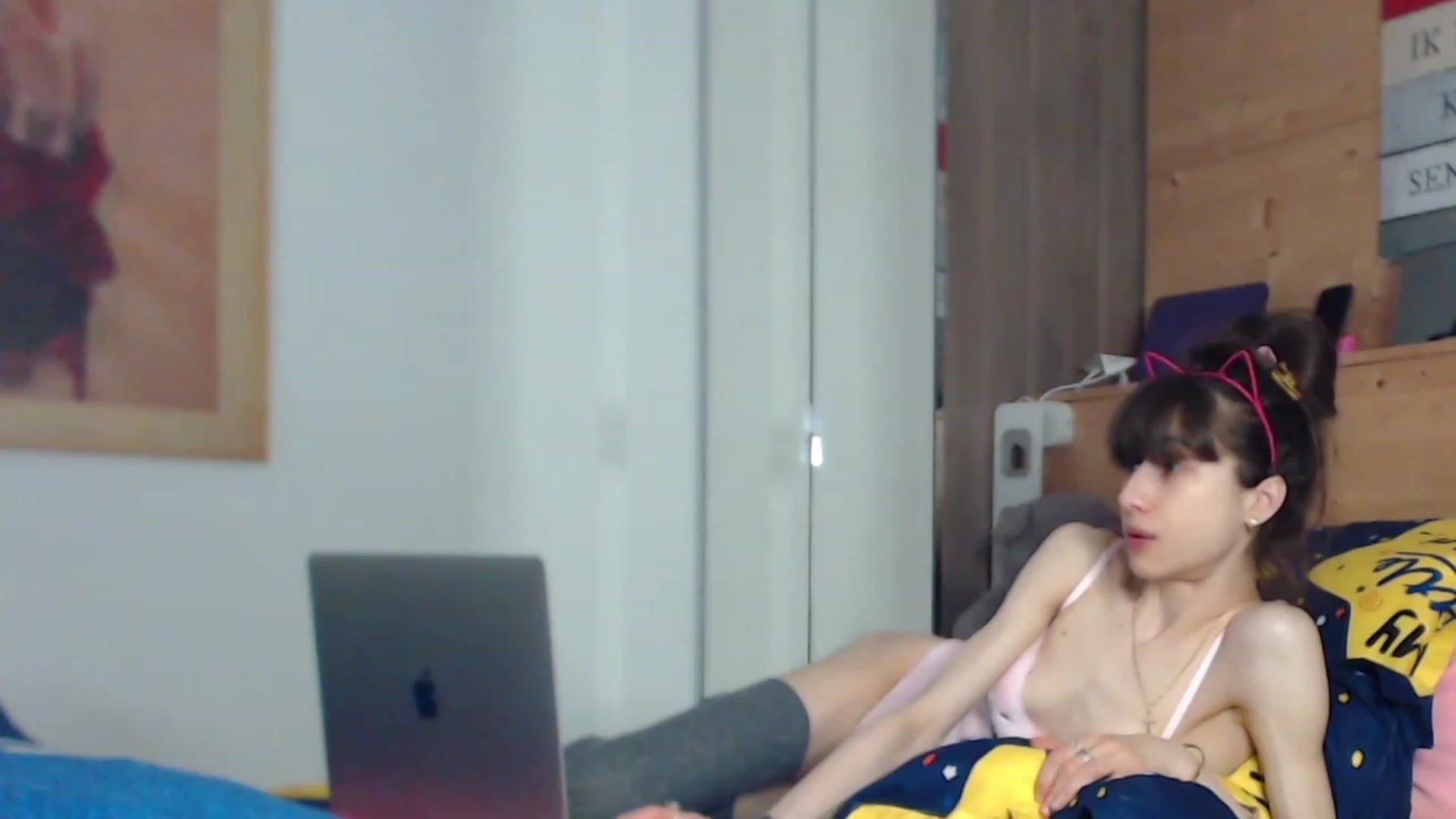 Gallery image thumbnail from Zen_Jo's myfreecams stream on, 04/09/2023, 15:48 image 12 of 20