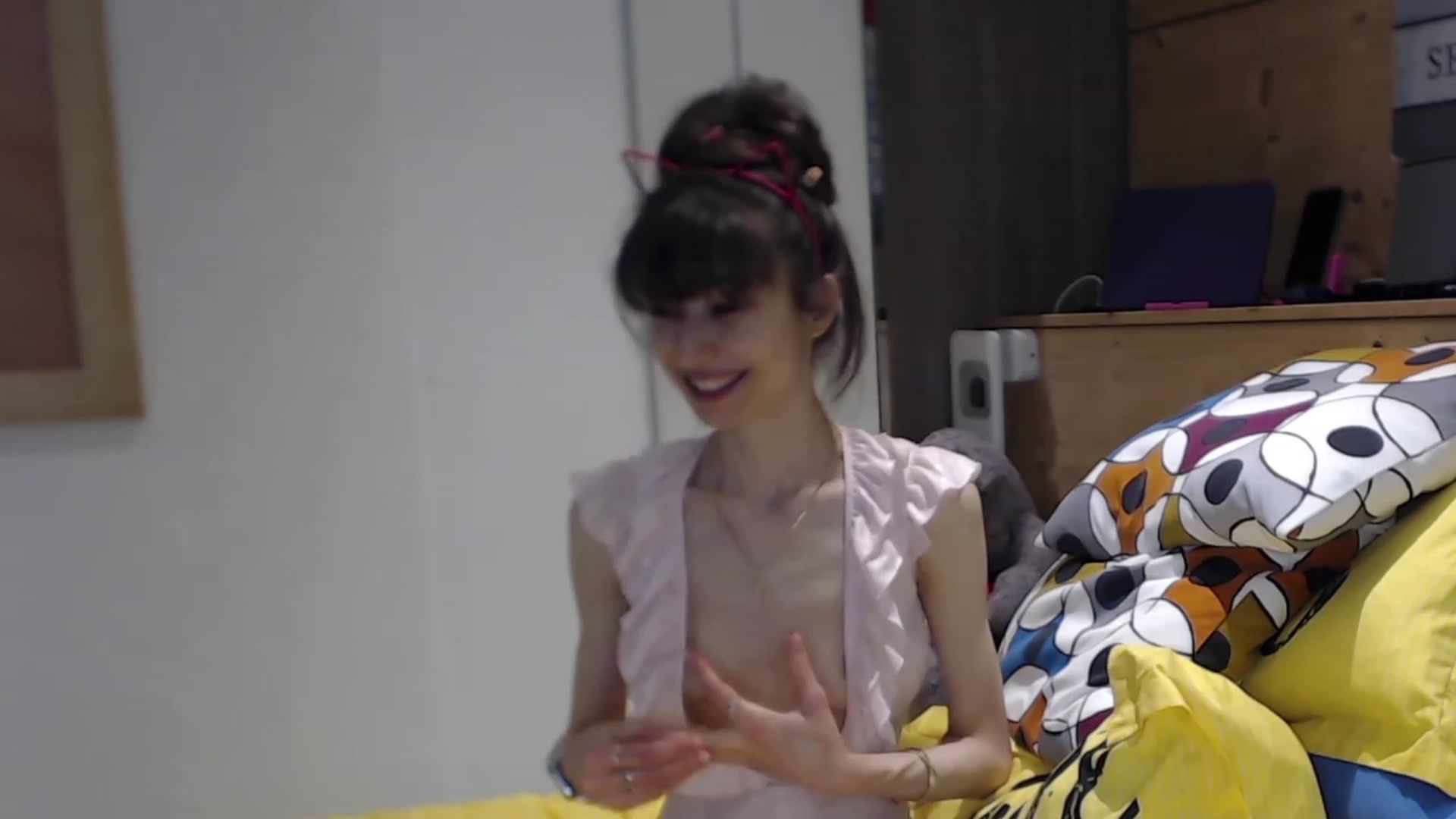 Gallery image thumbnail from Zen_Jo's myfreecams stream on, 08/26/2023, 16:25 image 8 of 20