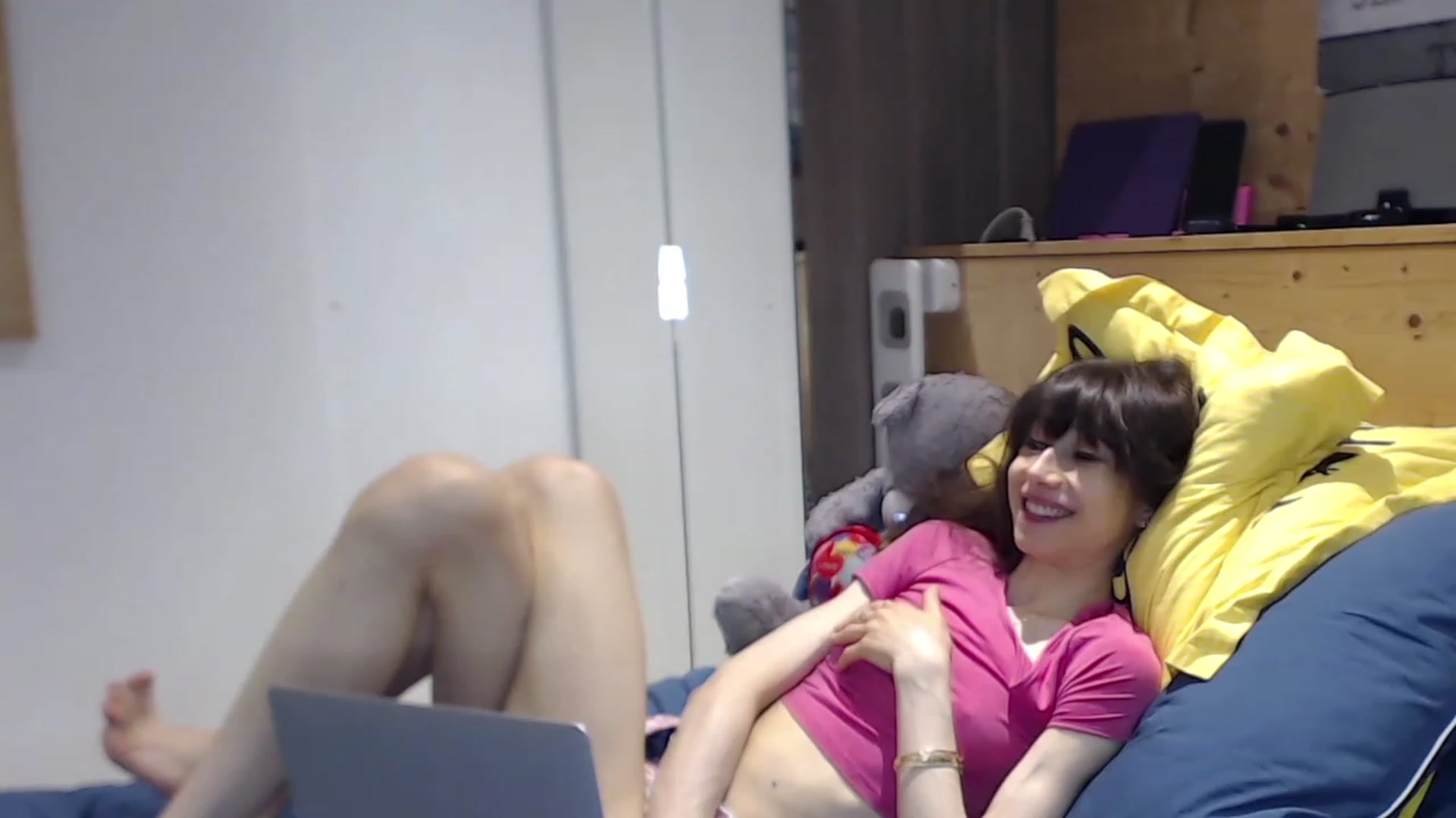 Gallery image thumbnail from Zen_Jo's myfreecams stream on, 09/17/2023, 16:26 image 3 of 20