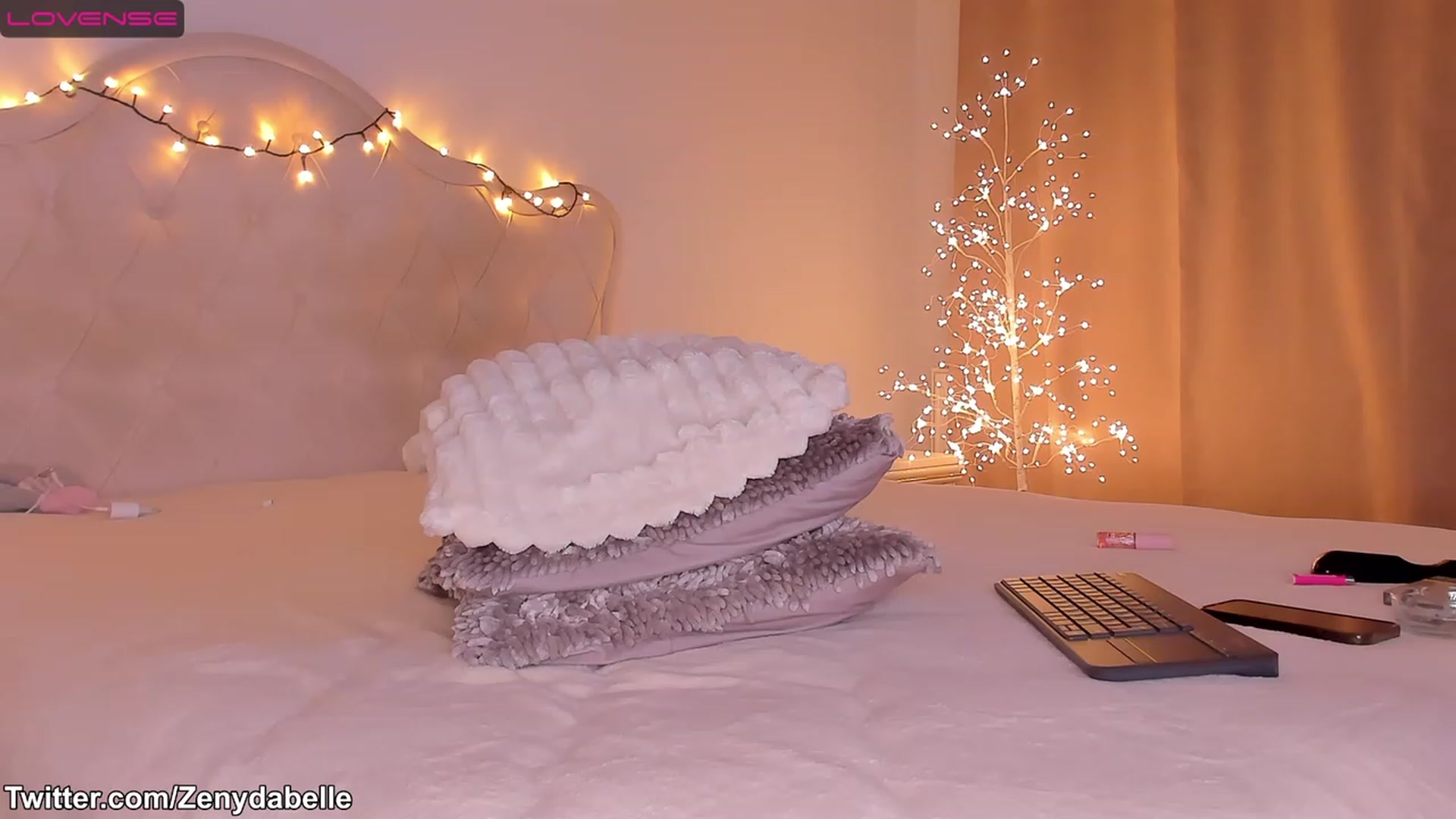 Gallery image thumbnail from ZennyRosse's myfreecams stream on, 01/31/2023, 18:20 image 6 of 20