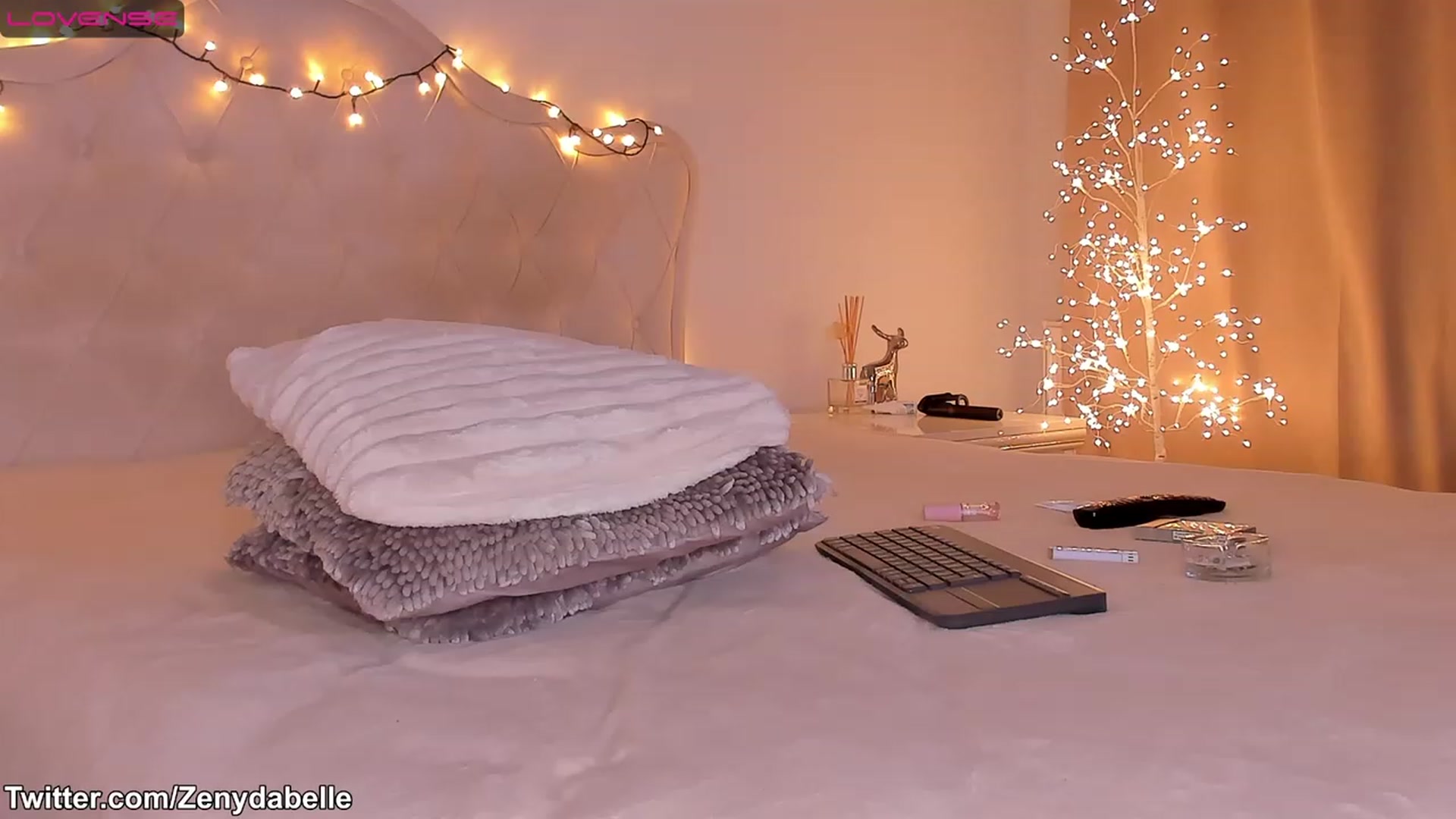 Gallery image thumbnail from ZennyRosse's myfreecams stream on, 02/11/2023, 20:46 image 4 of 20