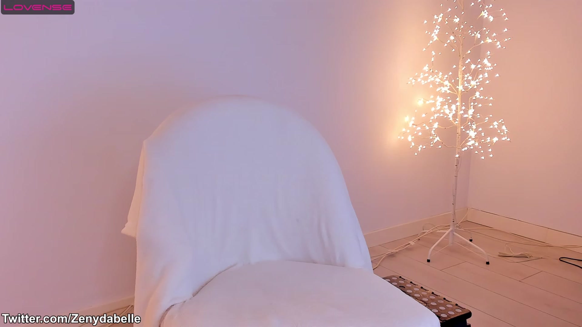 Gallery image thumbnail from ZennyRosse's myfreecams stream on, 08/06/2023, 23:33 image 5 of 20