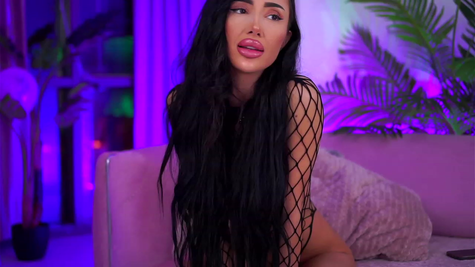 Gallery image thumbnail from ZennyRosse's myfreecams stream on, 10/22/2023, 17:42 image 1 of 20