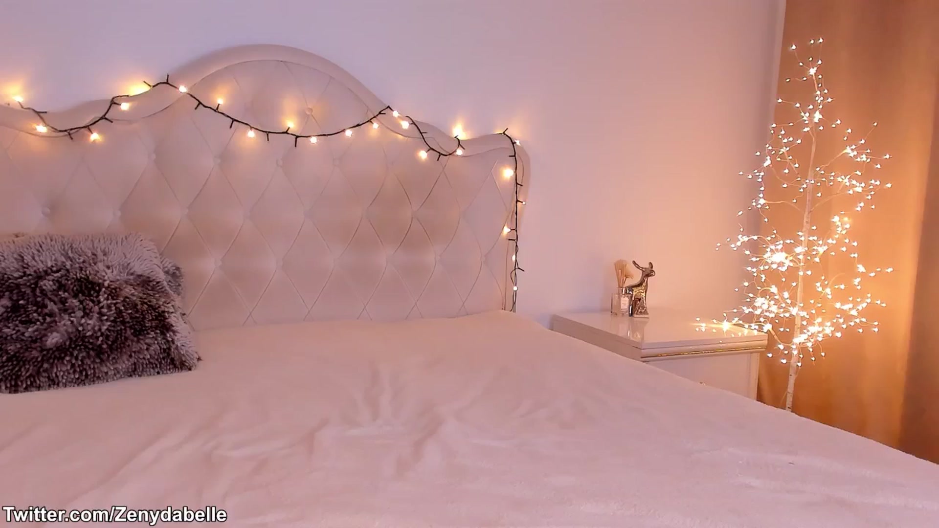 Gallery image thumbnail from ZennyRosse's myfreecams stream on, 07/30/2024, 23:14 image 13 of 20