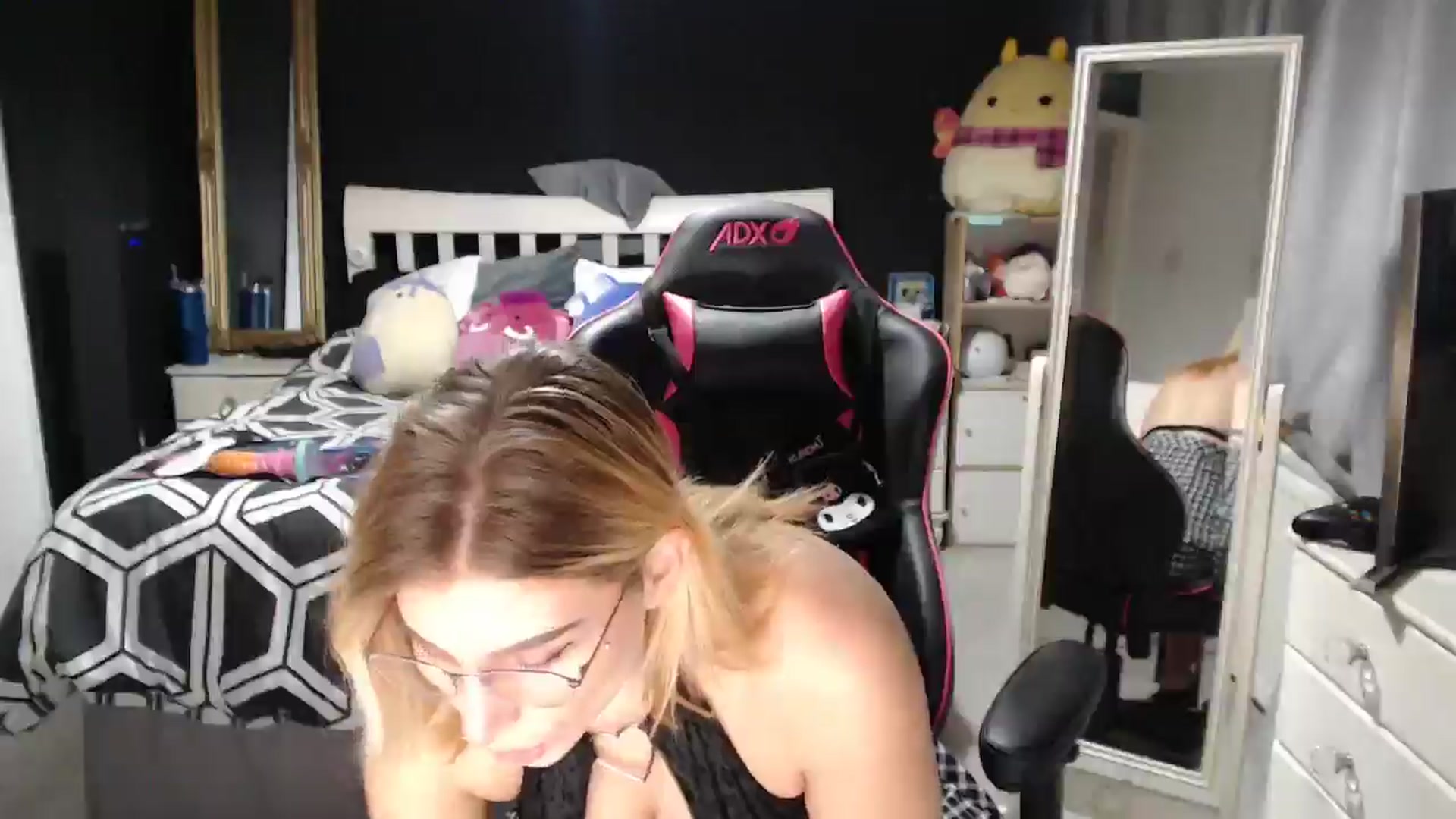 Gallery image thumbnail from ZephyraObs's myfreecams stream on, 02/06/2026, 14:57 image 10 of 20