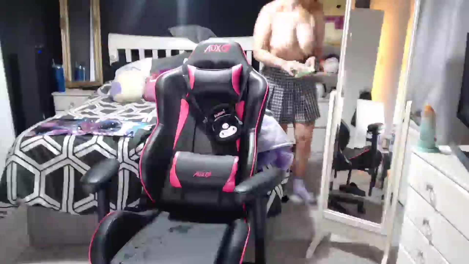 Gallery image thumbnail from ZephyraObs's myfreecams stream on, 02/06/2026, 20:22 image 18 of 20