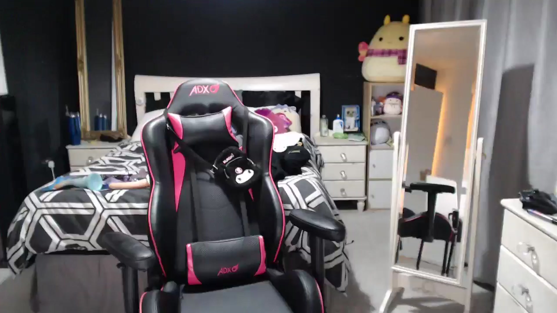 Gallery image thumbnail from ZephyraObs's myfreecams stream on, 02/13/2026, 20:01 image 10 of 20