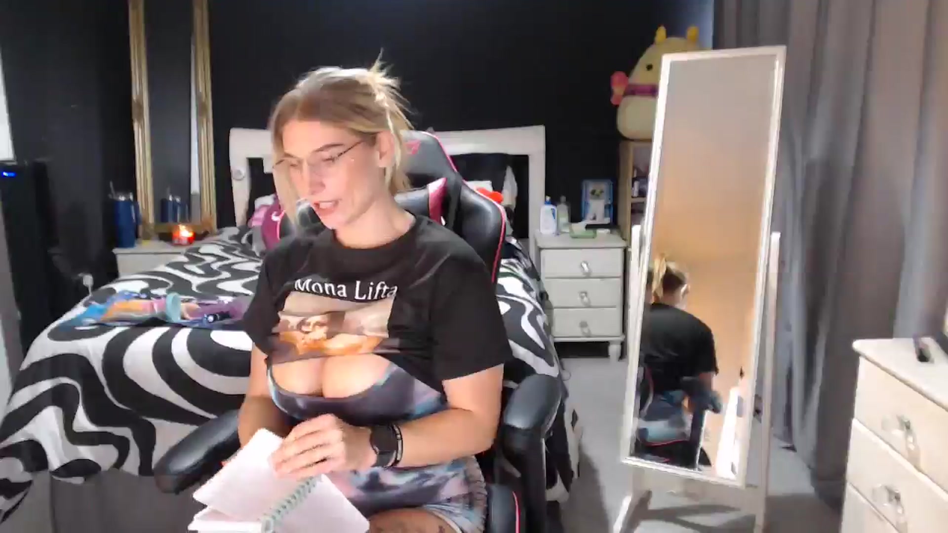 Gallery image thumbnail from ZephyraObs's myfreecams stream on, 02/16/2026, 15:48 image 18 of 20