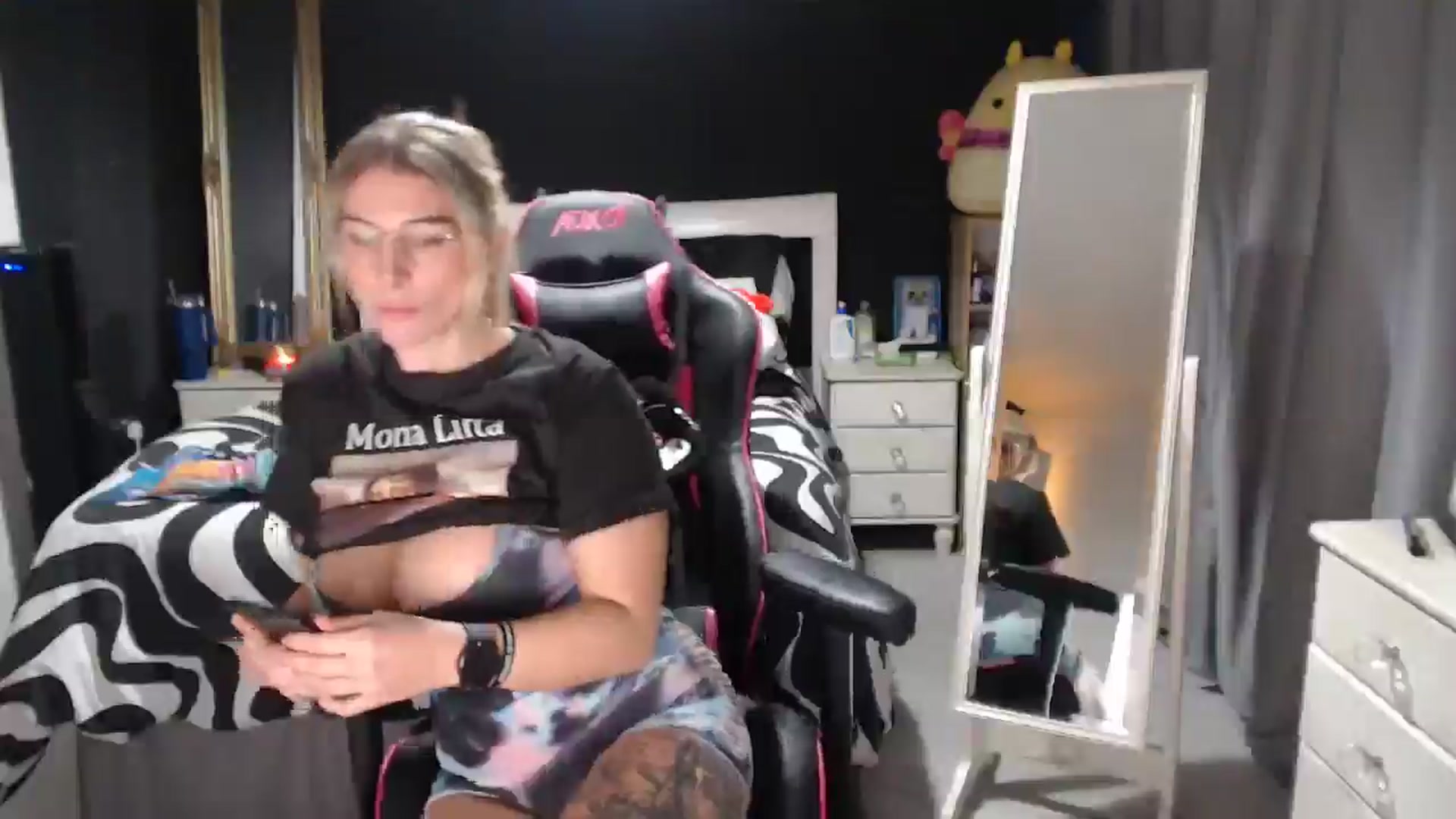 Gallery image thumbnail from ZephyraObs's myfreecams stream on, 02/16/2026, 18:26 image 10 of 20