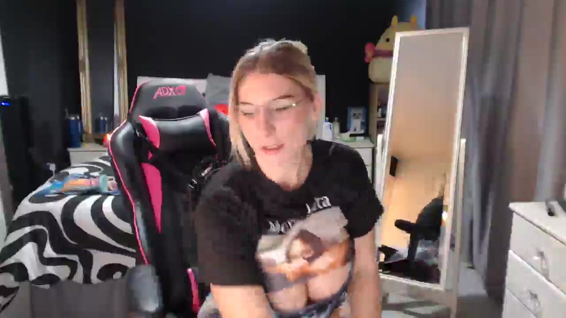 Gallery image thumbnail from ZephyraObs's myfreecams stream on, 02/16/2026, 18:26 image 2 of 20