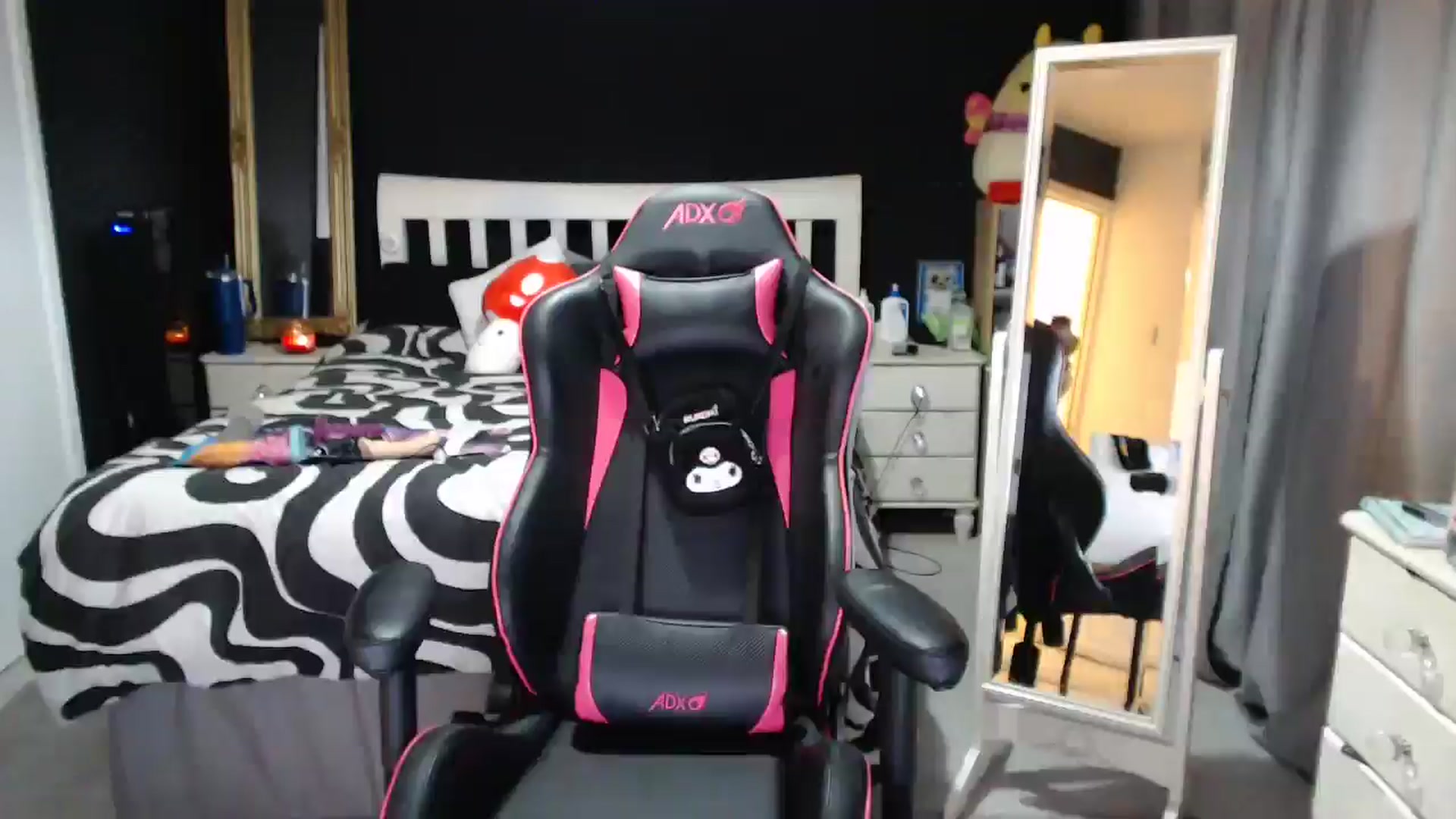 Gallery image thumbnail from ZephyraObs's myfreecams stream on, 02/18/2026, 17:57 image 20 of 20