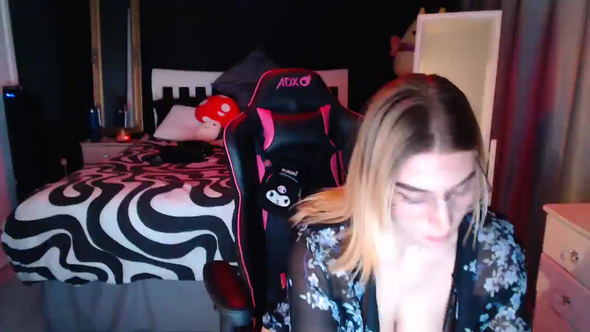 Gallery image thumbnail from ZephyraObs's myfreecams stream on, 02/20/2026, 19:56 image 1 of 20