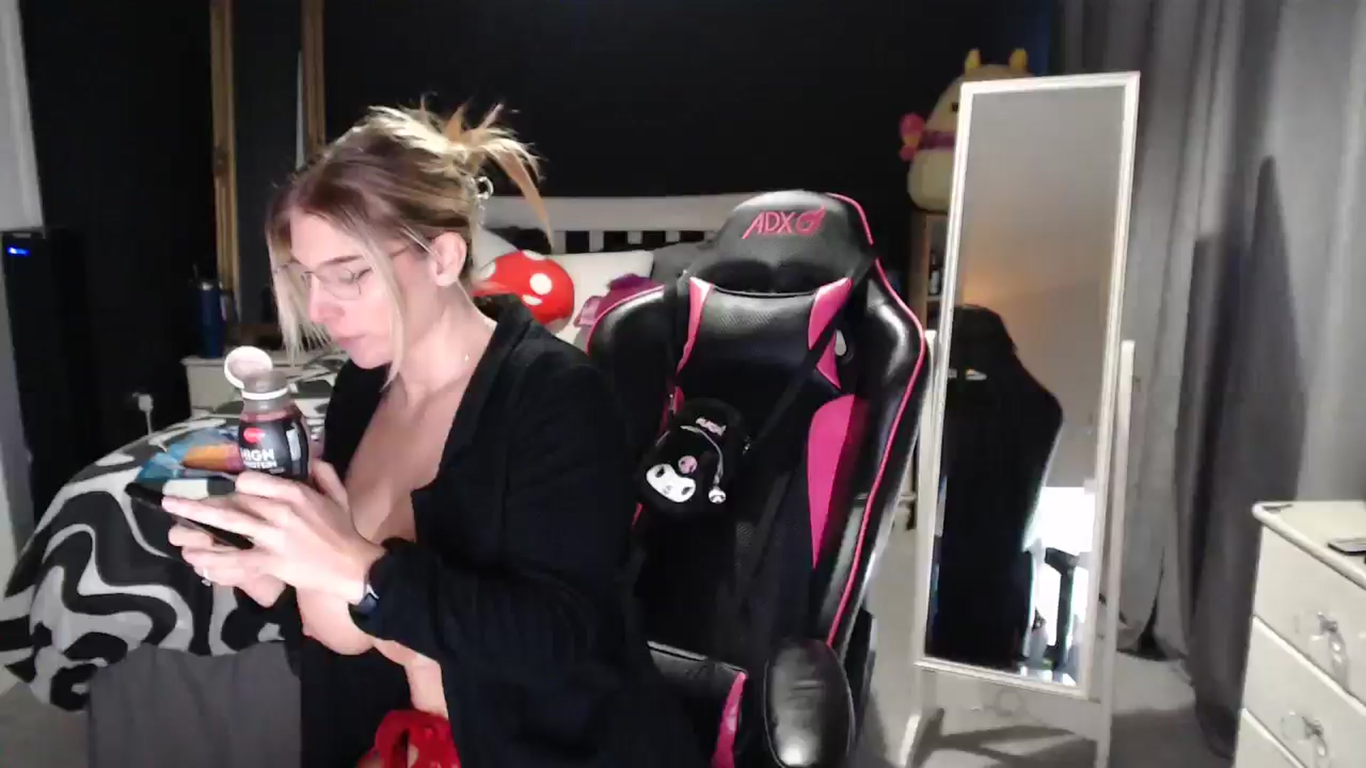 Gallery image thumbnail from ZephyraObs's myfreecams stream on, 02/26/2026, 17:12 image 19 of 20