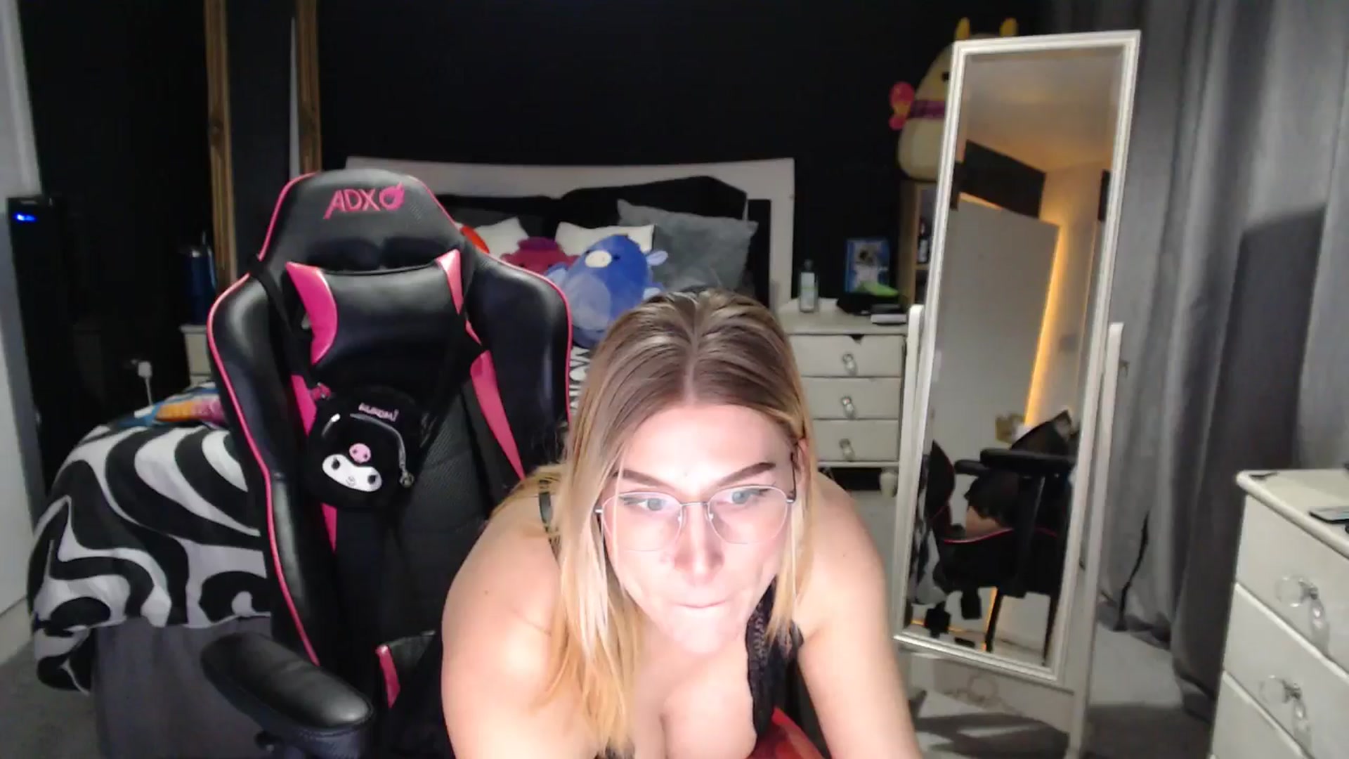 Gallery image thumbnail from ZephyraObs's myfreecams stream on, 02/27/2026, 20:53 image 19 of 20