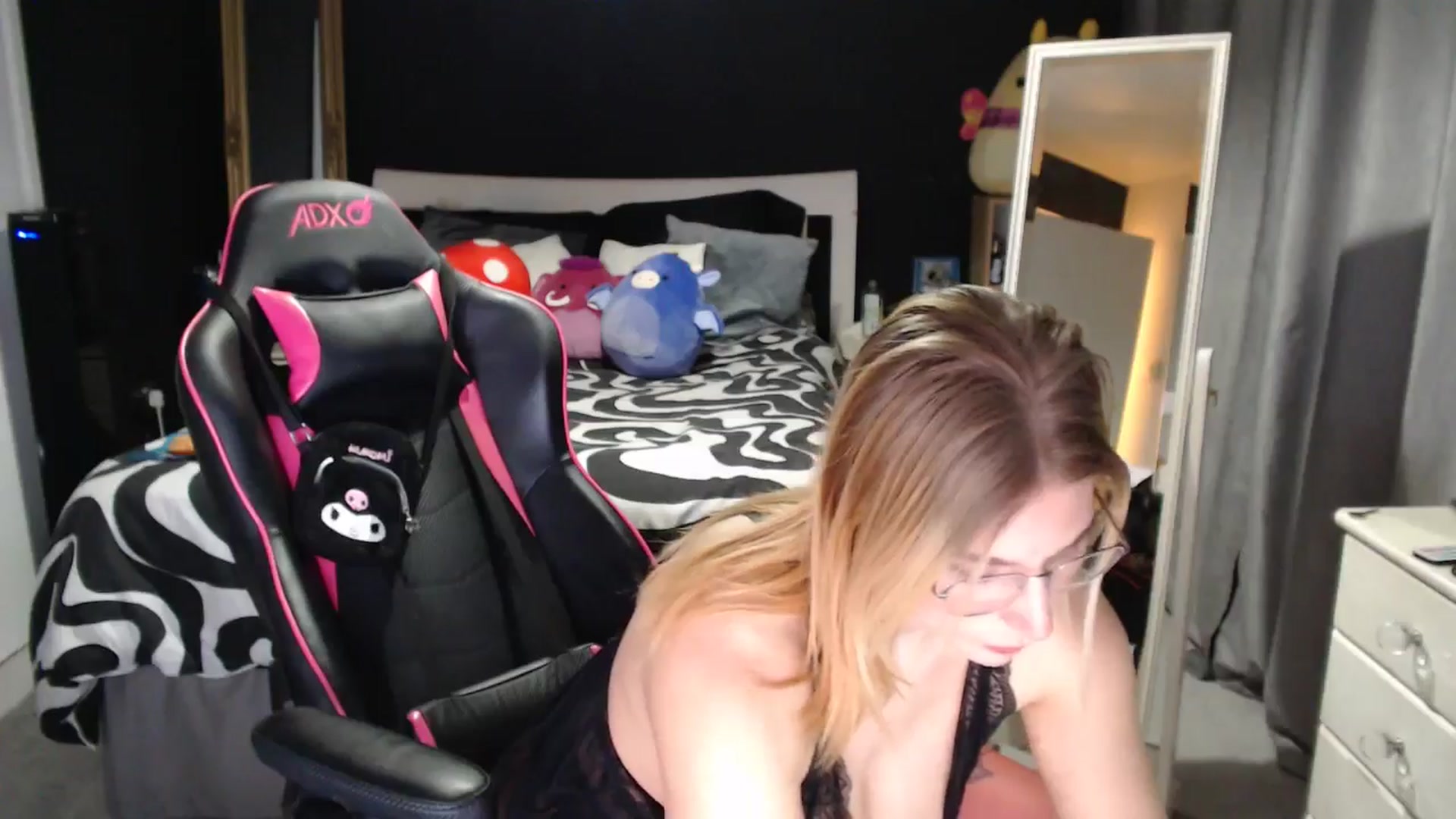 Gallery image thumbnail from ZephyraObs's myfreecams stream on, 02/27/2026, 20:53 image 15 of 20