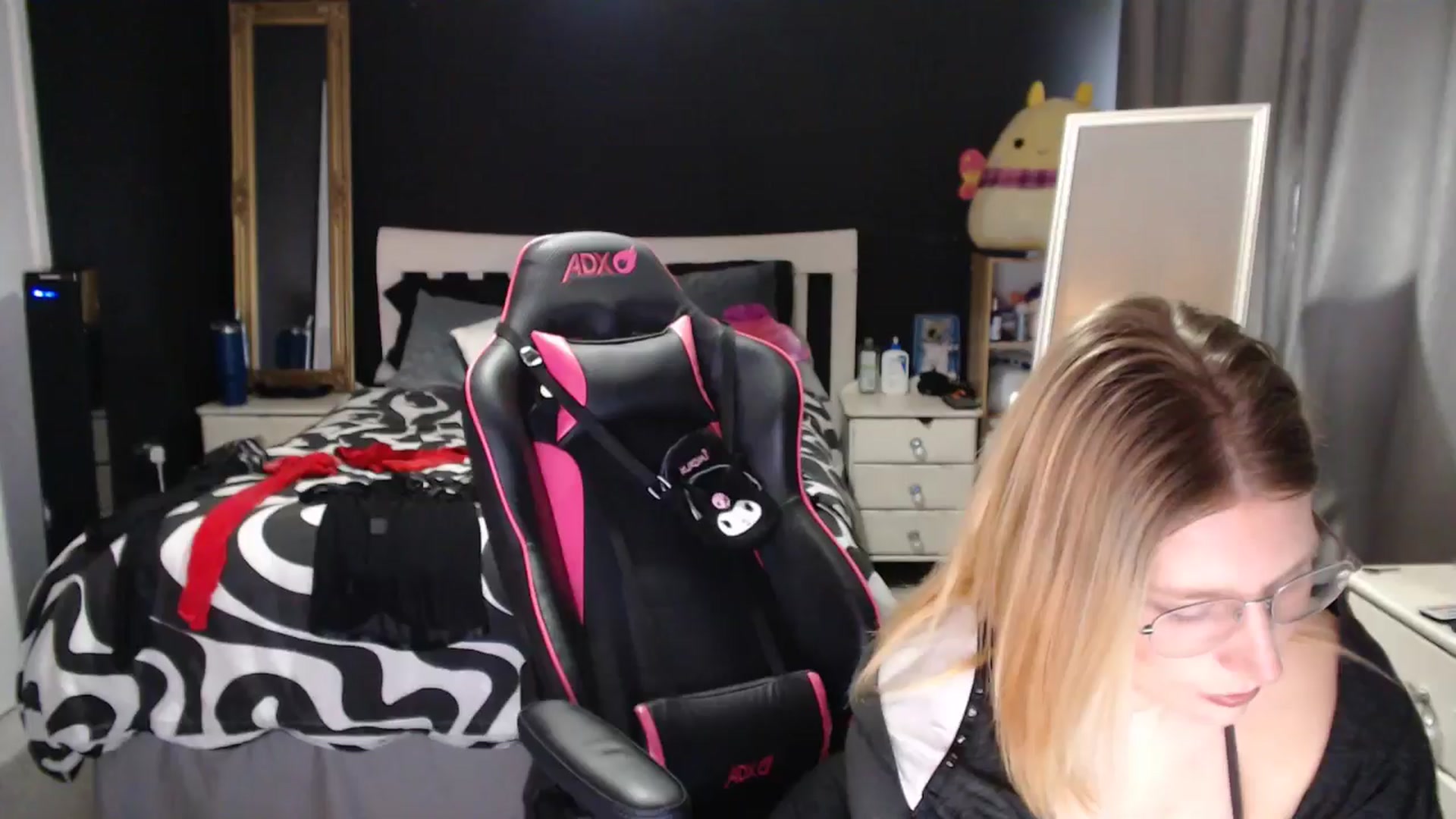 Gallery image thumbnail from ZephyraObs's myfreecams stream on, 03/02/2026, 16:10 image 2 of 20