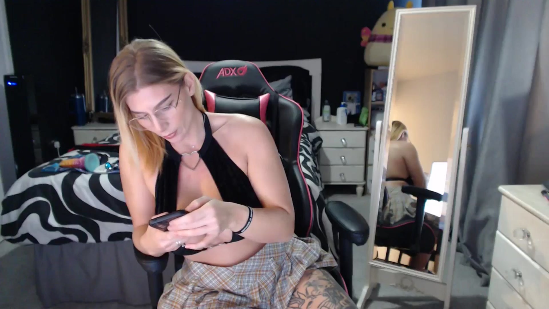 Gallery image thumbnail from ZephyraObs's myfreecams stream on, 03/04/2026, 14:49 image 11 of 20