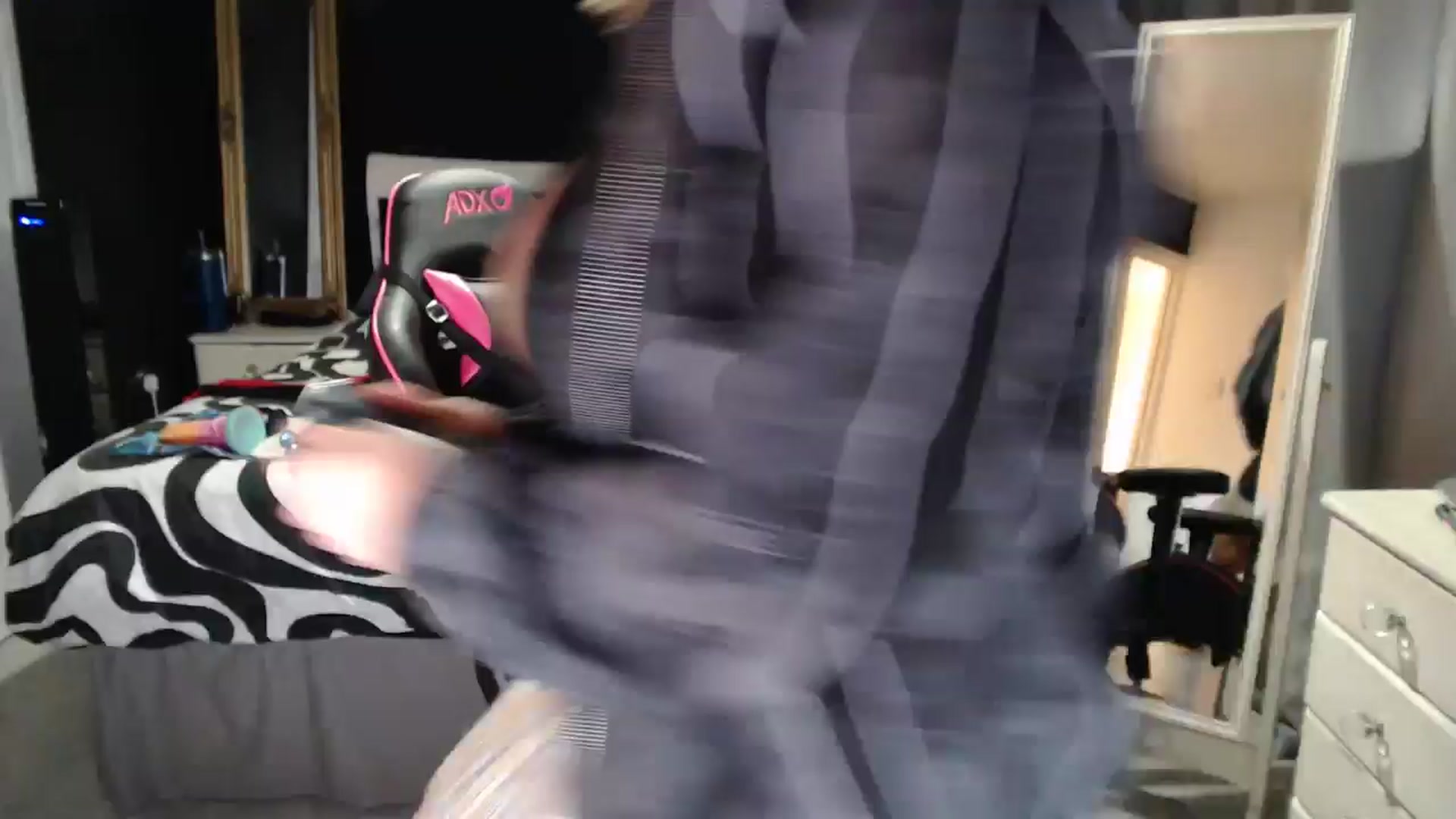 Gallery image thumbnail from ZephyraObs's myfreecams stream on, 03/04/2026, 17:34 image 16 of 20