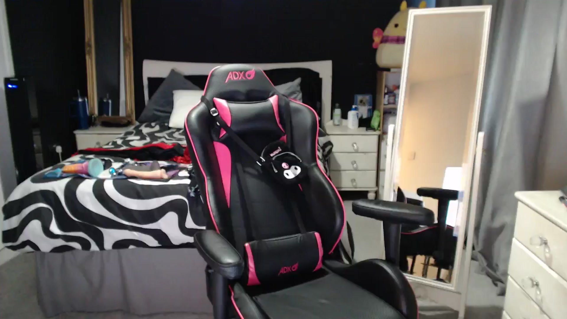 Gallery image thumbnail from ZephyraObs's myfreecams stream on, 03/04/2026, 17:34 image 15 of 20
