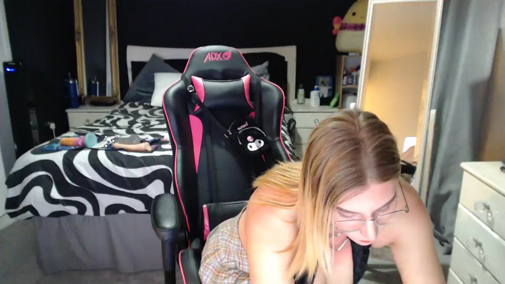 Gallery image thumbnail from ZephyraObs's myfreecams stream on, 03/04/2026, 18:55 image 16 of 20
