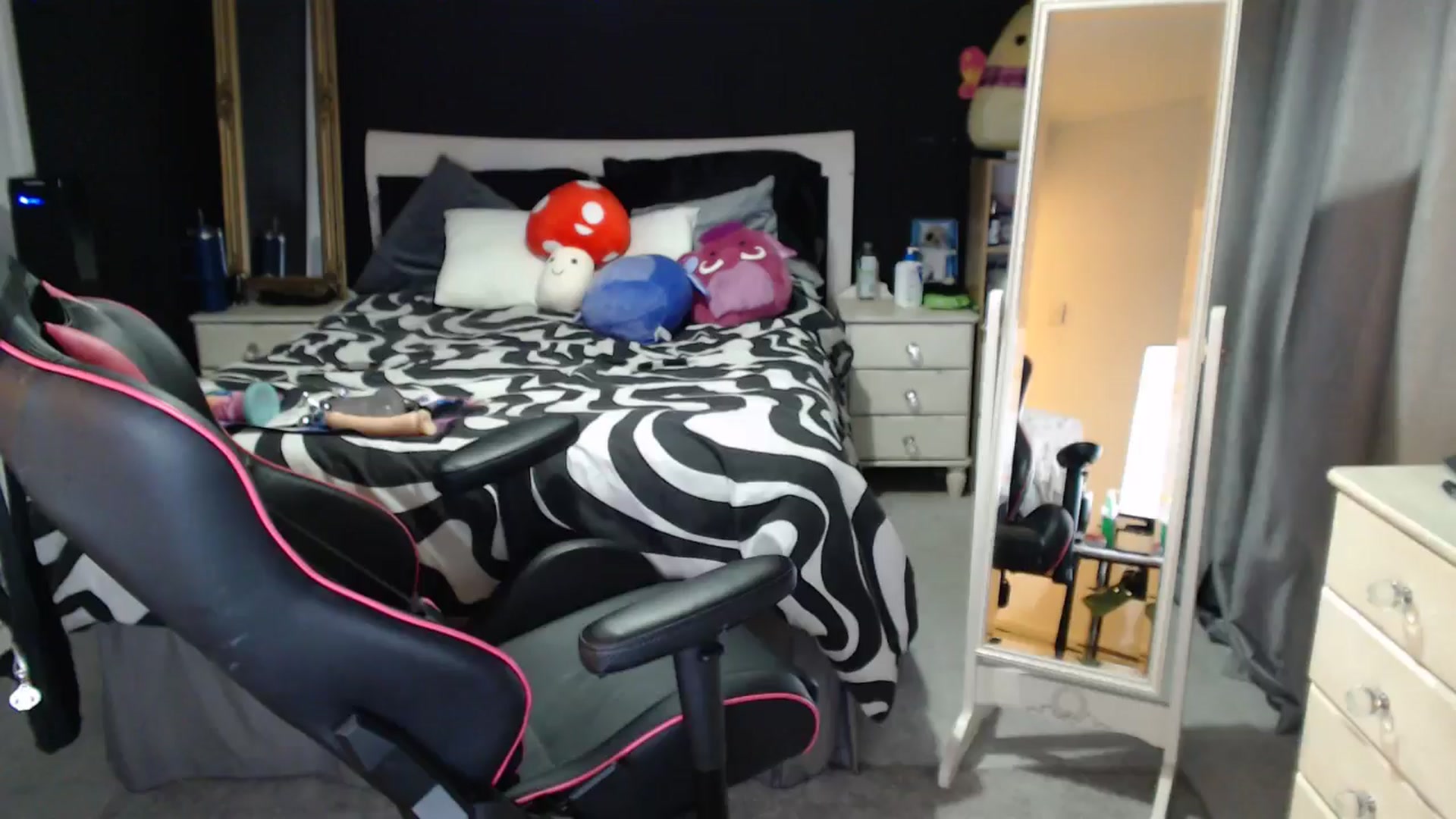 Gallery image thumbnail from ZephyraObs's myfreecams stream on, 03/04/2026, 21:21 image 2 of 20