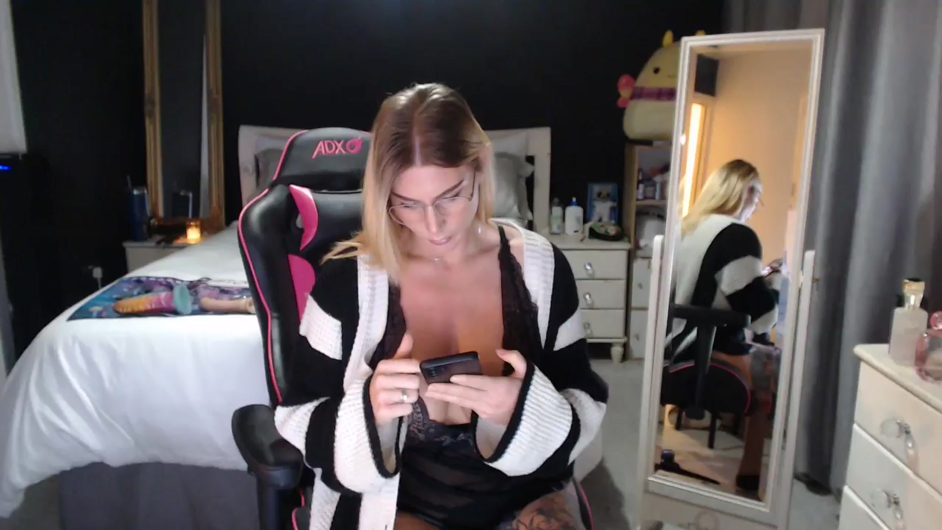 Gallery image thumbnail from ZephyraObs's myfreecams stream on, 03/09/2026, 18:36 image 17 of 20