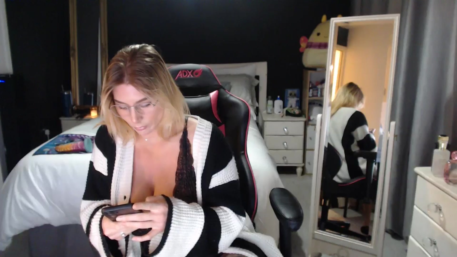 Gallery image thumbnail from ZephyraObs's myfreecams stream on, 03/09/2026, 18:59 image 2 of 20