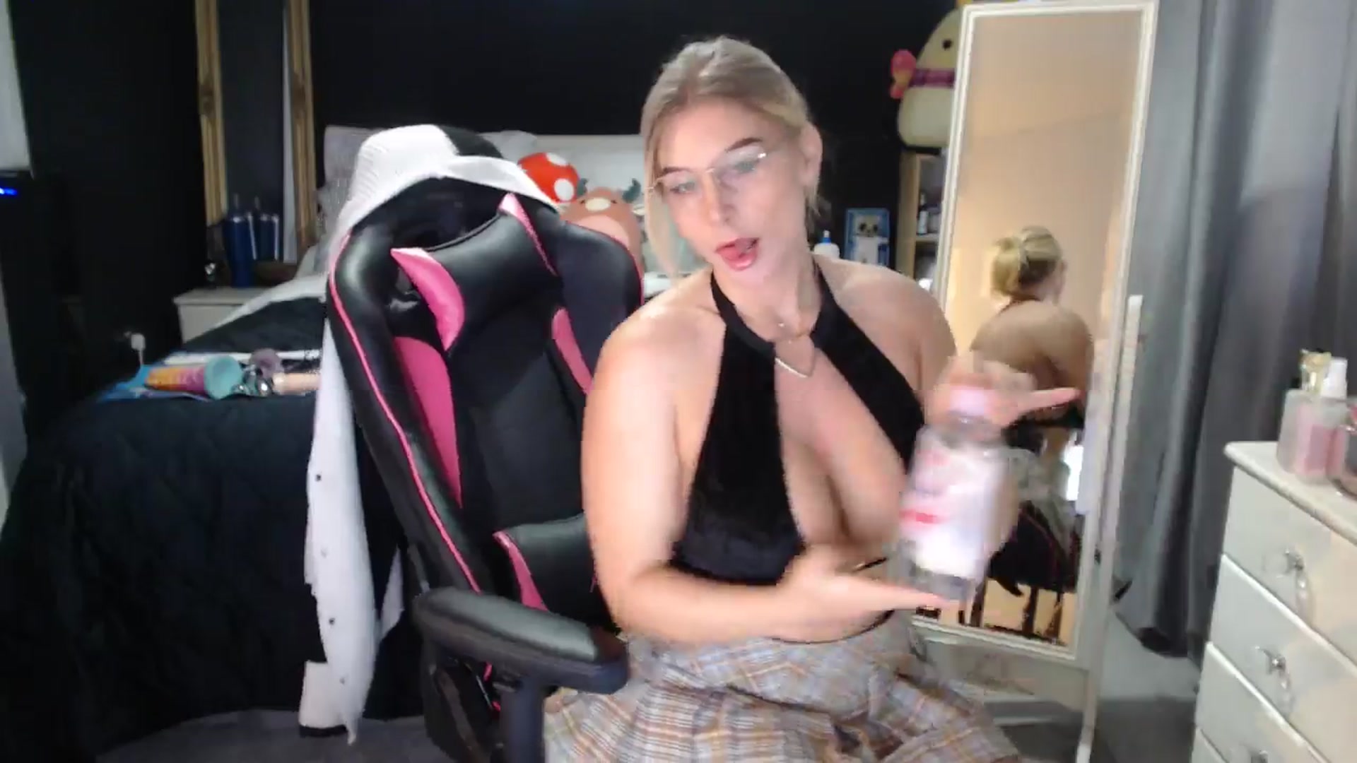 Gallery image thumbnail from ZephyraObs's myfreecams stream on, 03/11/2026, 13:47 image 18 of 20