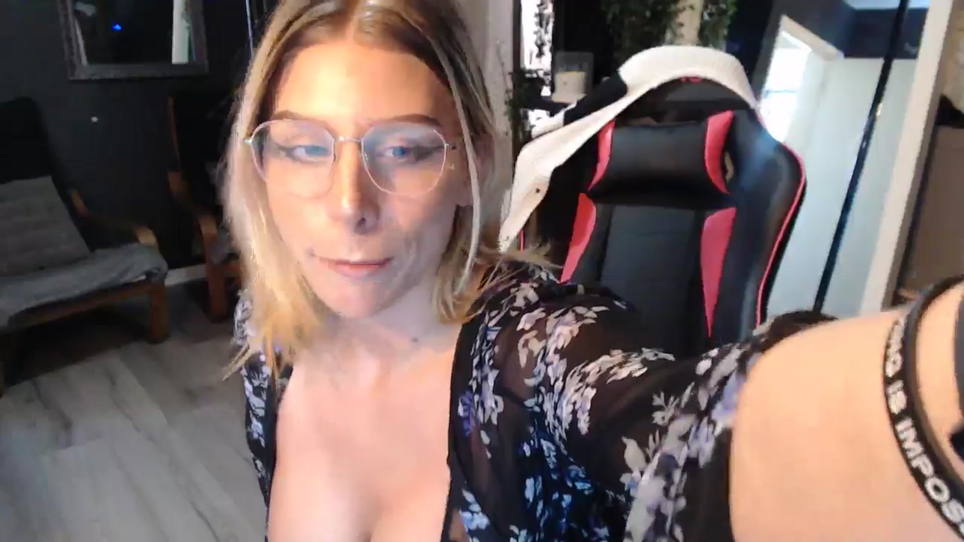 Gallery image thumbnail from ZephyraObs's myfreecams stream on, 03/18/2026, 14:37 image 16 of 20