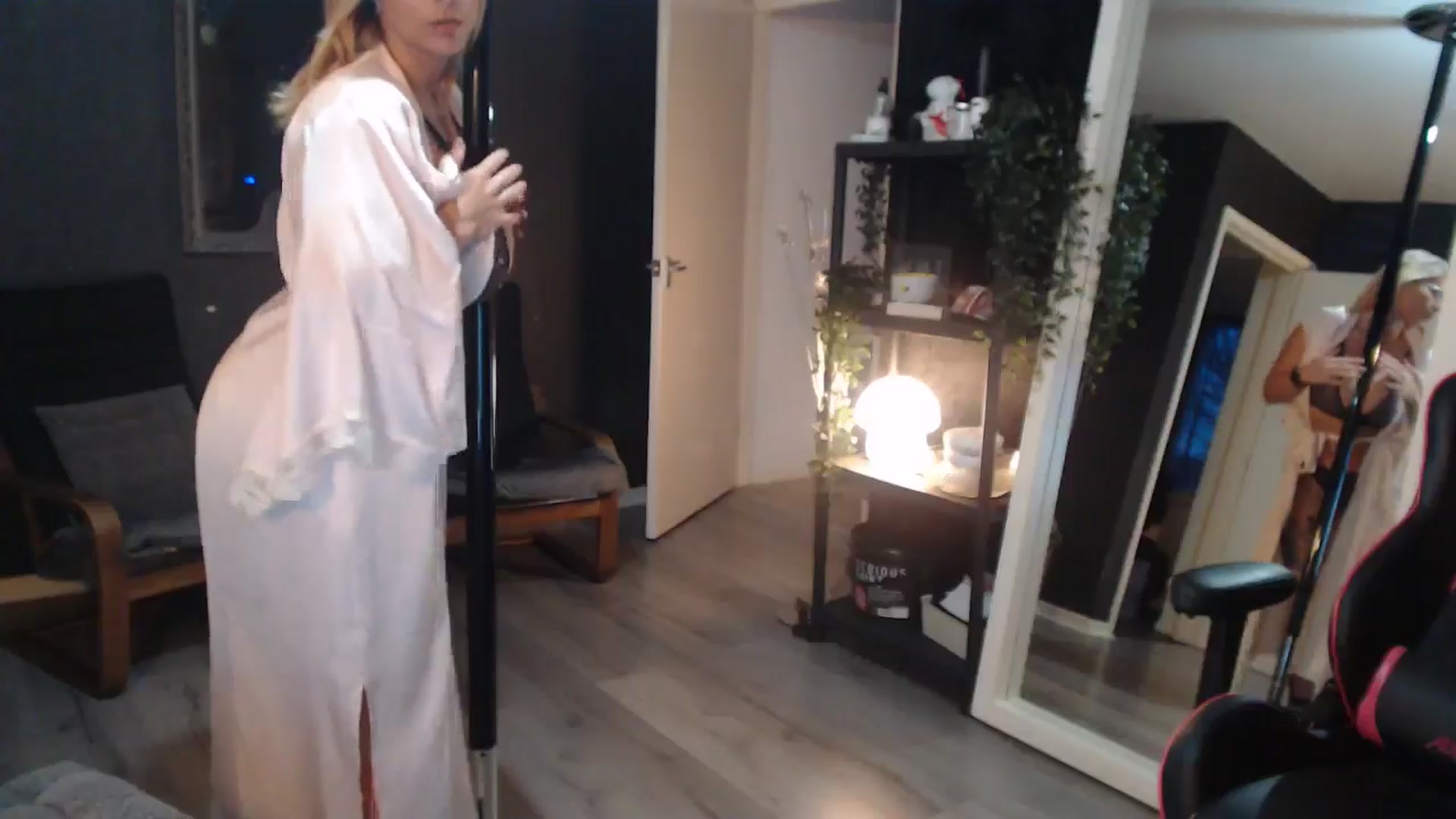 Gallery image thumbnail from ZephyraObs's myfreecams stream on, 03/25/2026, 20:37 image 7 of 20