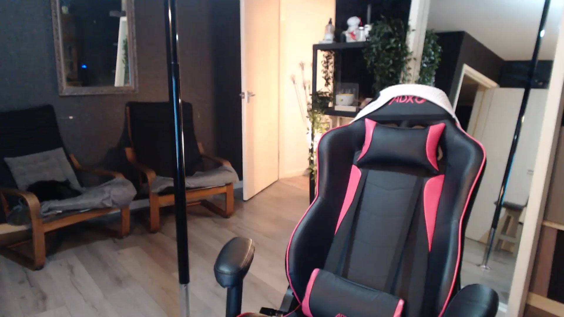 Gallery image thumbnail from ZephyraObs's myfreecams stream on, 03/25/2026, 20:37 image 20 of 20