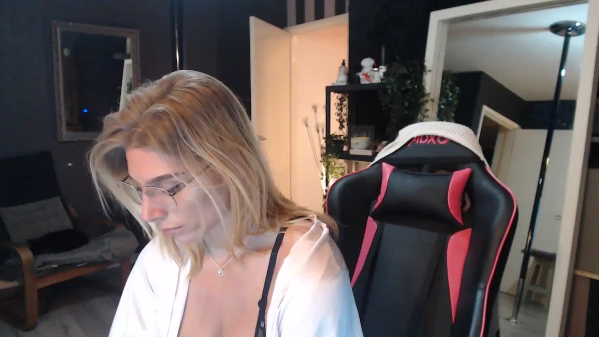 Gallery image thumbnail from ZephyraObs's myfreecams stream on, 03/25/2026, 21:39 image 4 of 20