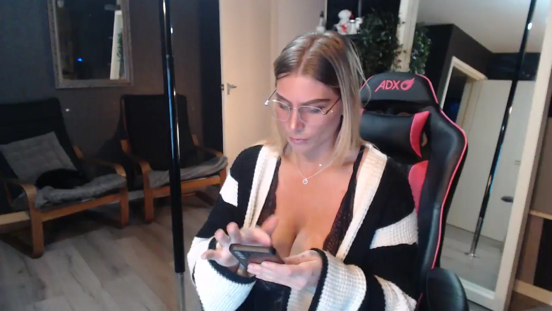 Gallery image thumbnail from ZephyraObs's myfreecams stream on, 03/27/2026, 20:00 image 7 of 20