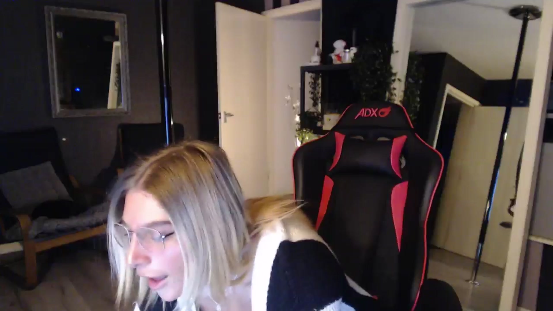 Gallery image thumbnail from ZephyraObs's myfreecams stream on, 03/27/2026, 20:00 image 10 of 20