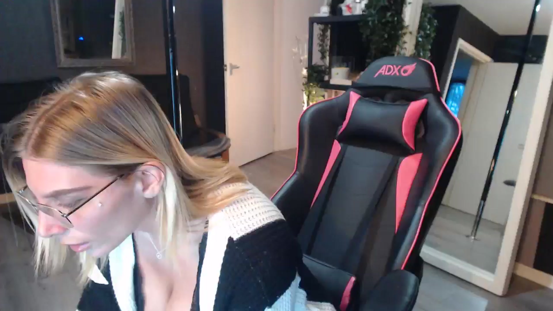 Gallery image thumbnail from ZephyraObs's myfreecams stream on, 03/27/2026, 20:00 image 1 of 20
