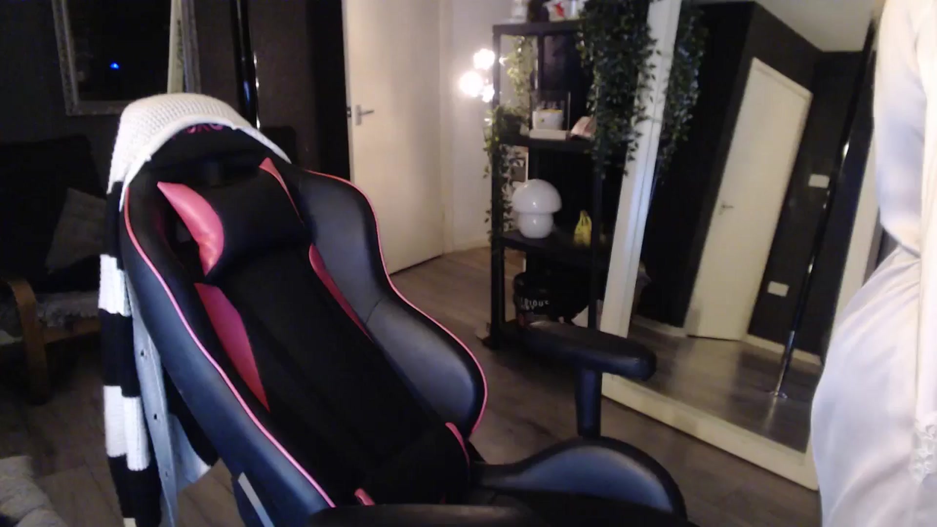 Gallery image thumbnail from ZephyraObs's myfreecams stream on, 03/30/2026, 02:03 image 14 of 20