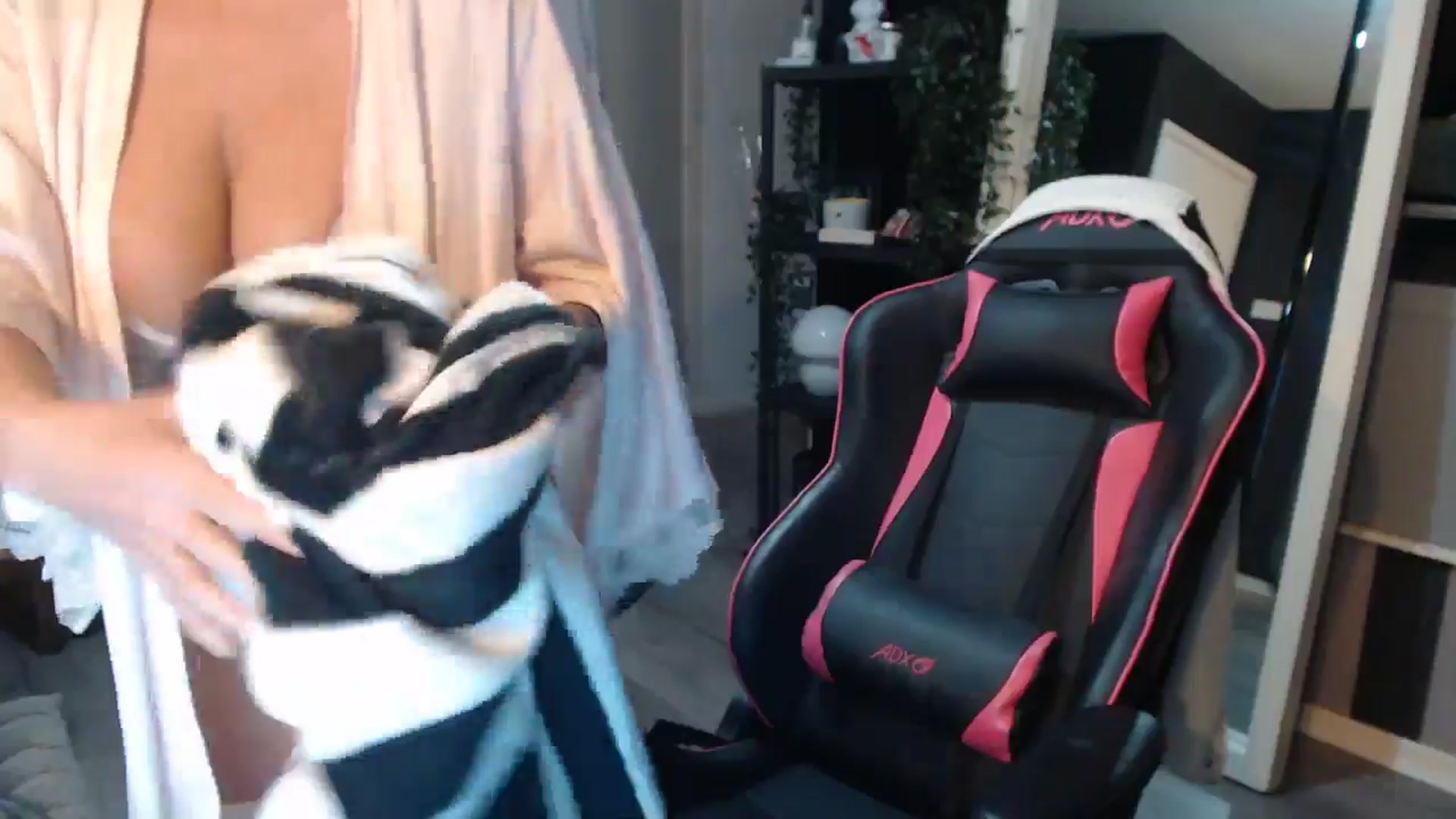 Gallery image thumbnail from ZephyraObs's myfreecams stream on, 04/01/2026, 20:05 image 14 of 20