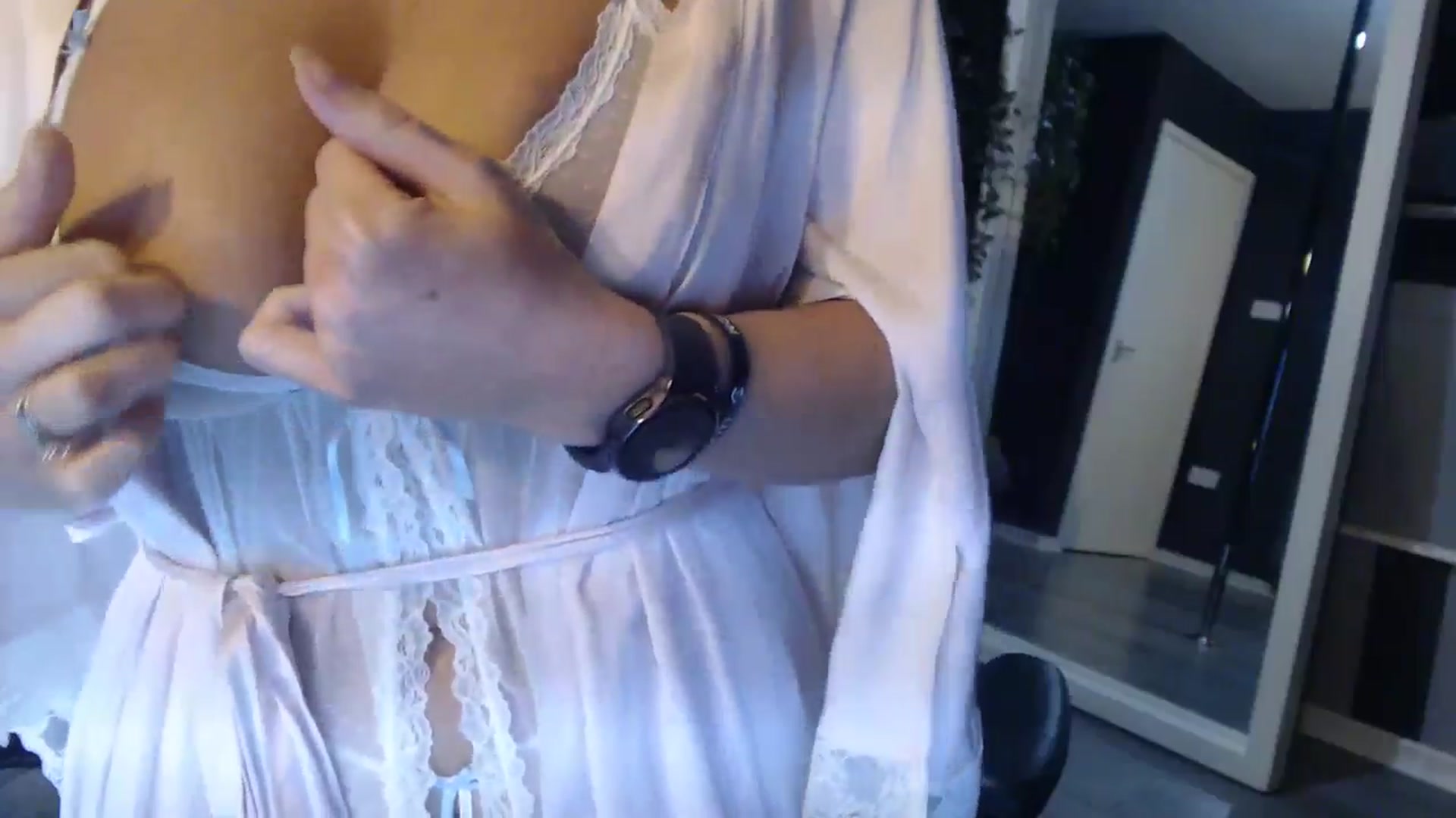 Gallery image thumbnail from ZephyraObs's myfreecams stream on, 04/01/2026, 20:49 image 11 of 20