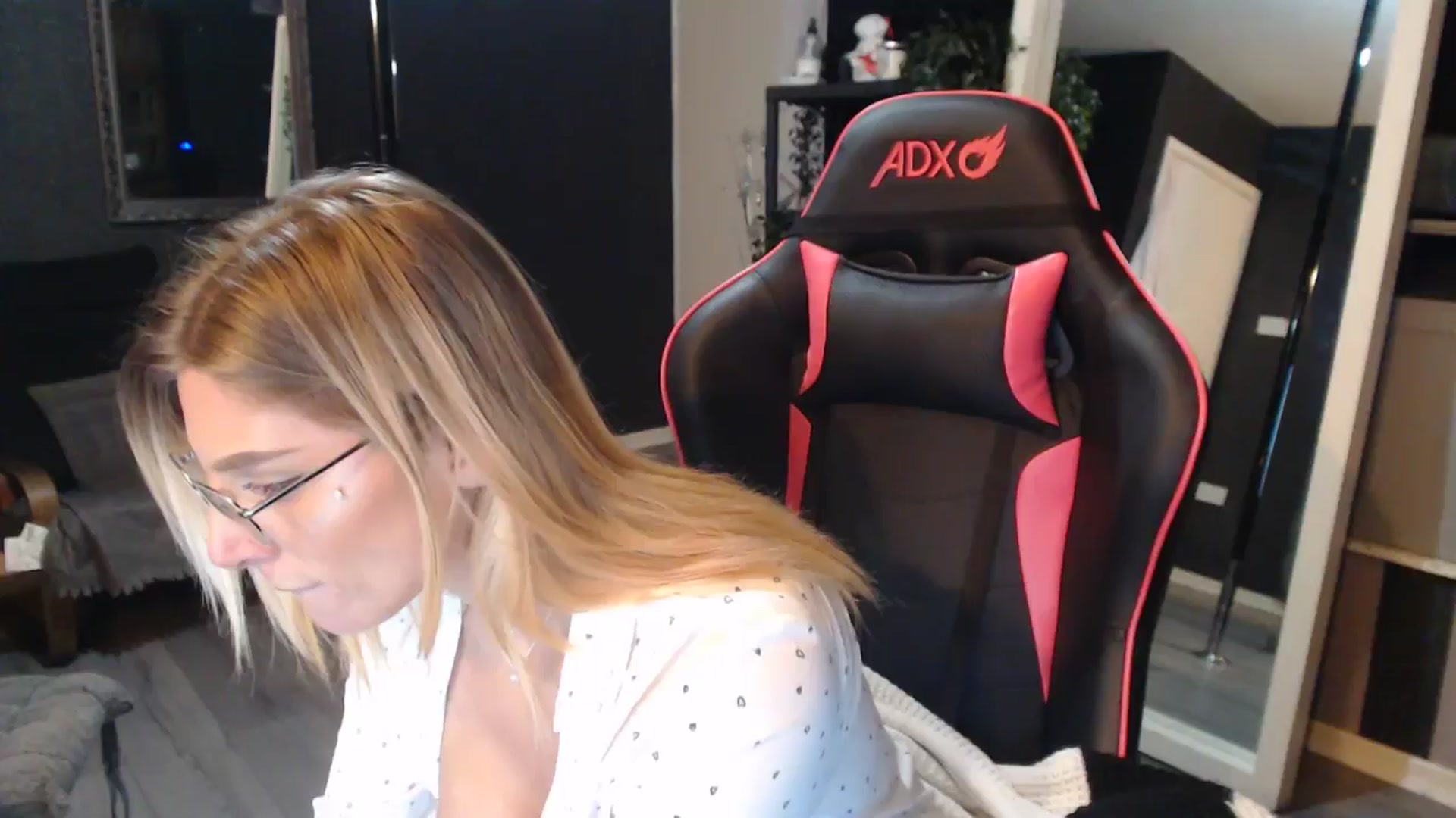 Gallery image thumbnail from ZephyraObs's myfreecams stream on, 04/03/2026, 19:39 image 20 of 20