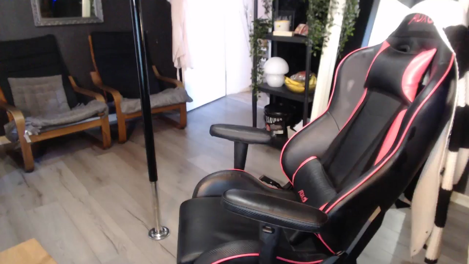 Gallery image thumbnail from ZephyraObs's myfreecams stream on, 04/07/2026, 09:37 image 3 of 20