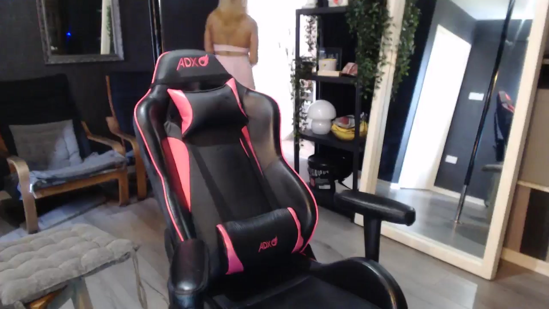 Gallery image thumbnail from ZephyraObs's myfreecams stream on, 04/09/2026, 14:50 image 5 of 20