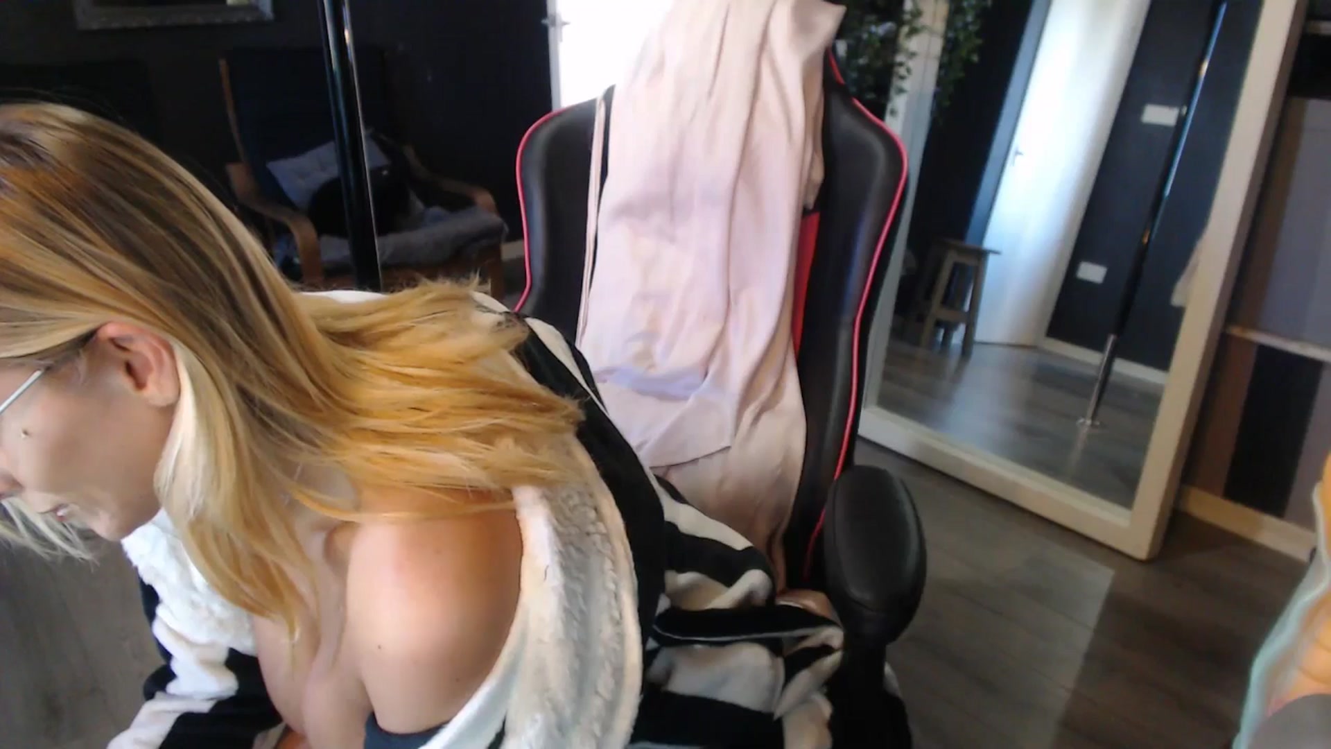 Gallery image thumbnail from ZephyraObs's myfreecams stream on, 04/21/2026, 15:08 image 6 of 20